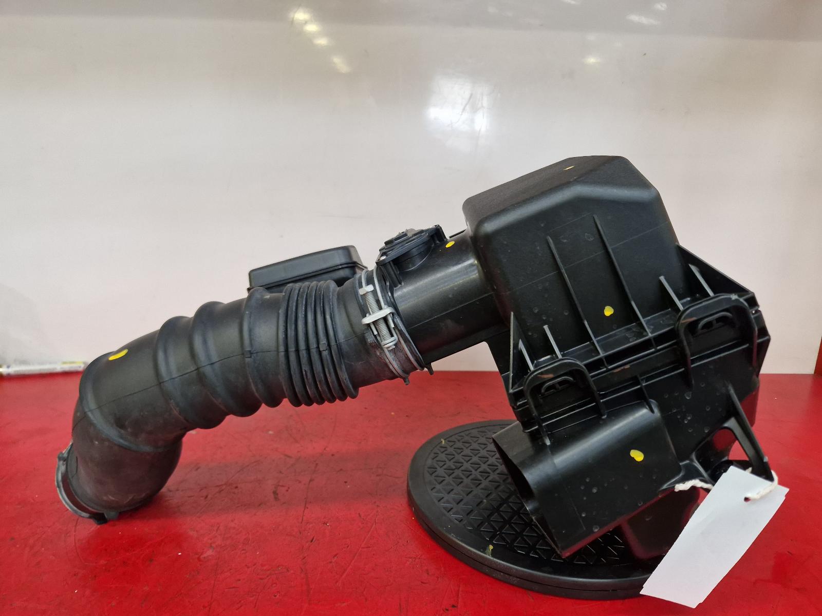 View Auto part Air Cleaner/Box Lexus Es Series 2021
