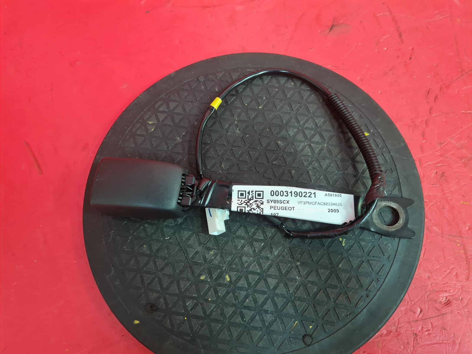 View Auto part Seat Belt Peugeot 107 2009