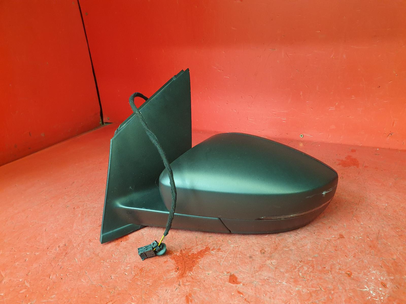View Auto part L Door Mirror Volkswagen Polo 2010