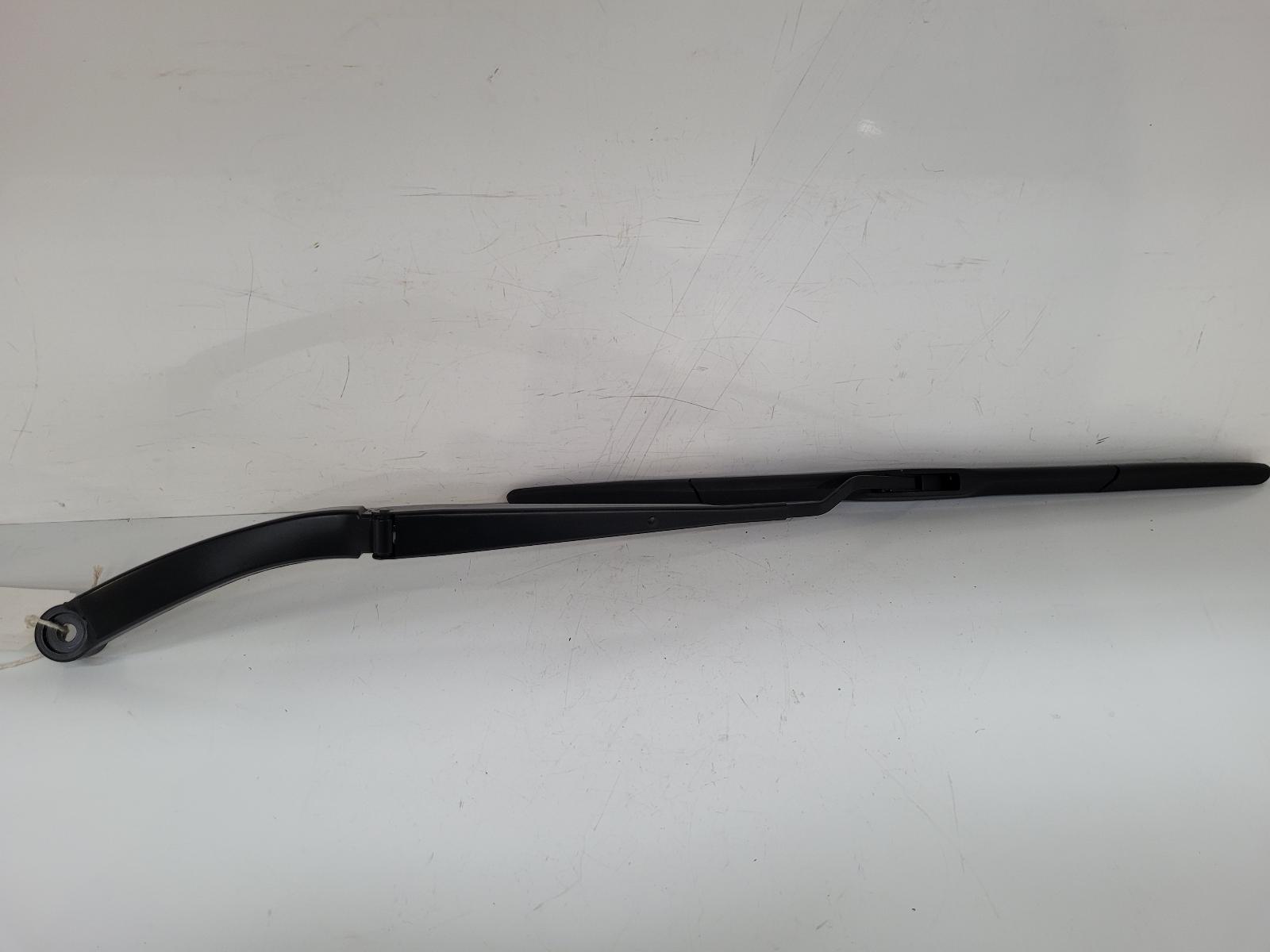 View Auto part Wiper Arm Toyota Hilux 2024