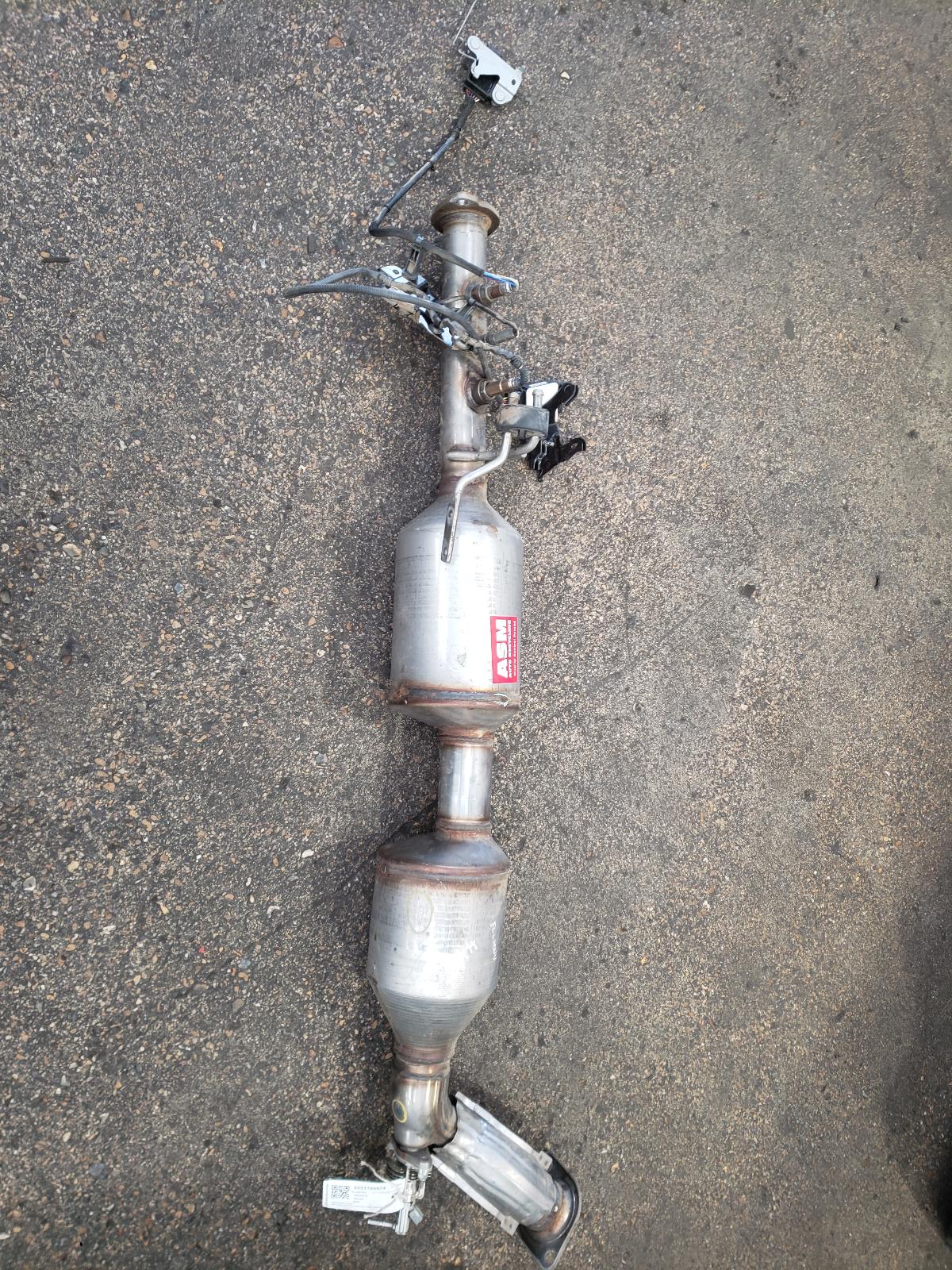 View Auto part Catalytic Converter Toyota Hilux 2024
