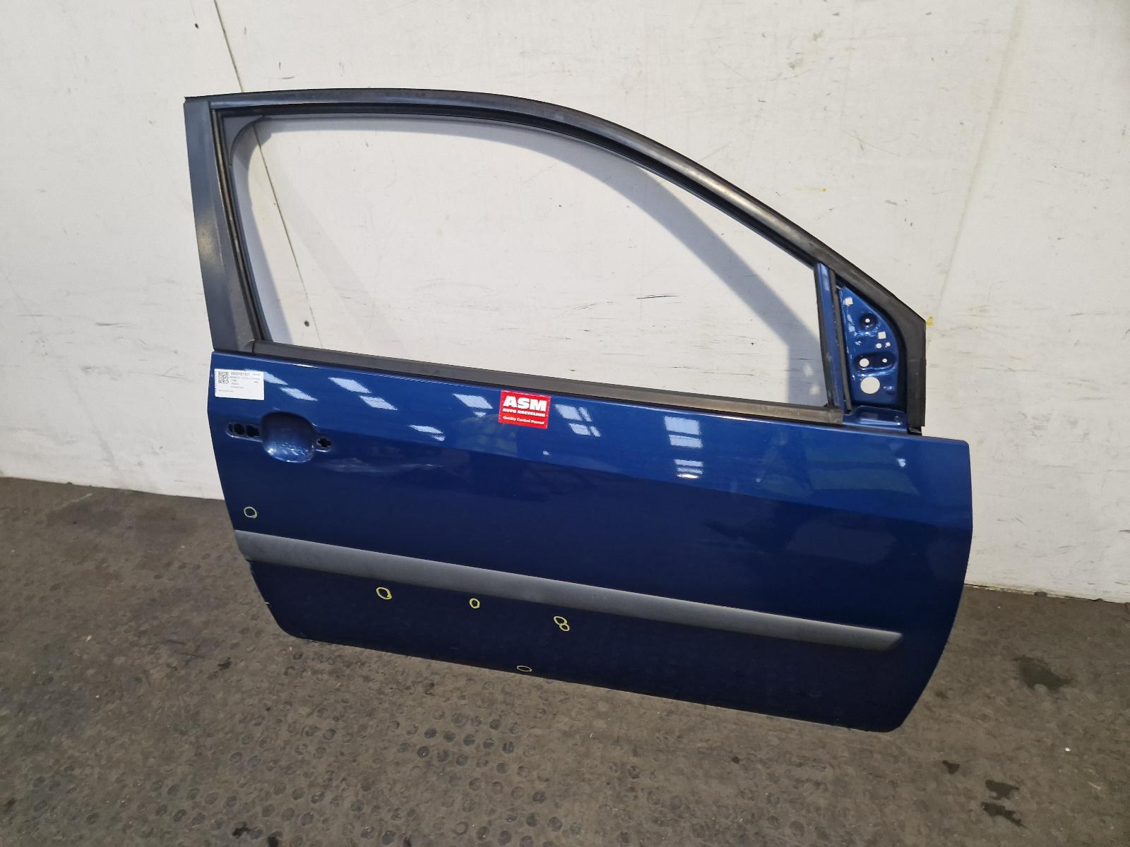 View Auto part R Front Door Ford Fiesta 2007