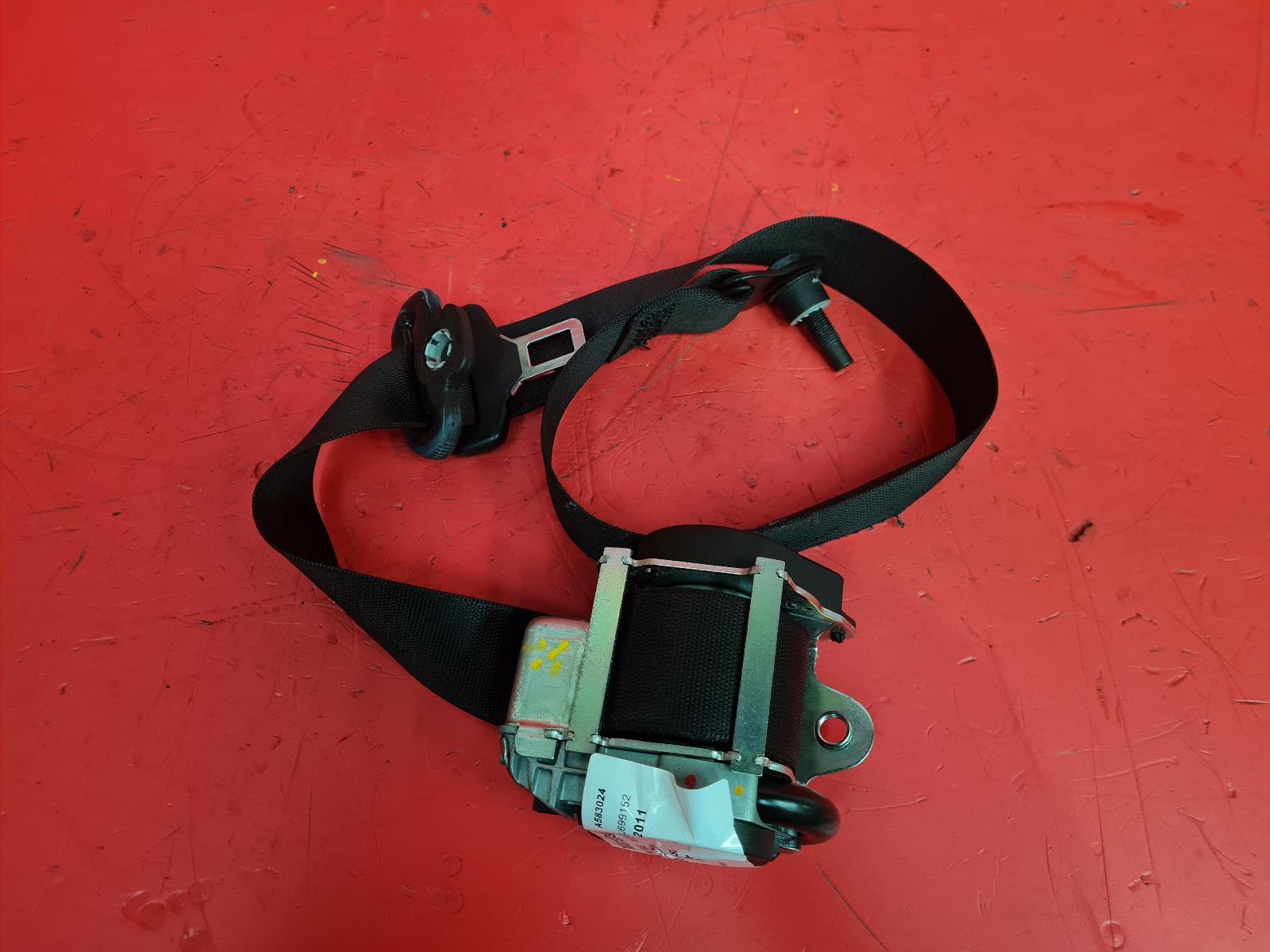 View Auto part Seat Belt Mercedes B Class 2011