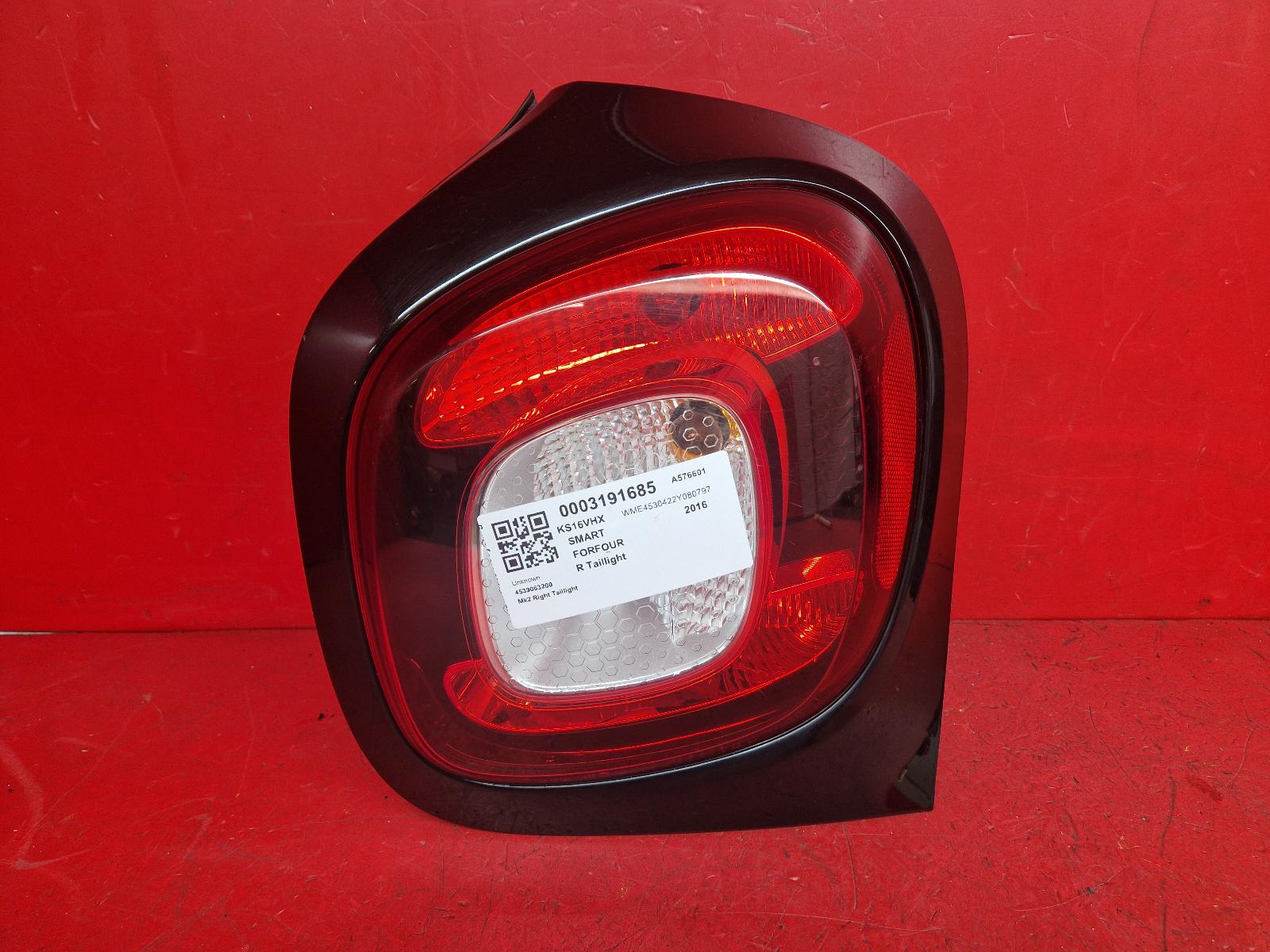View Auto part R Taillight Smart Forfour 2016