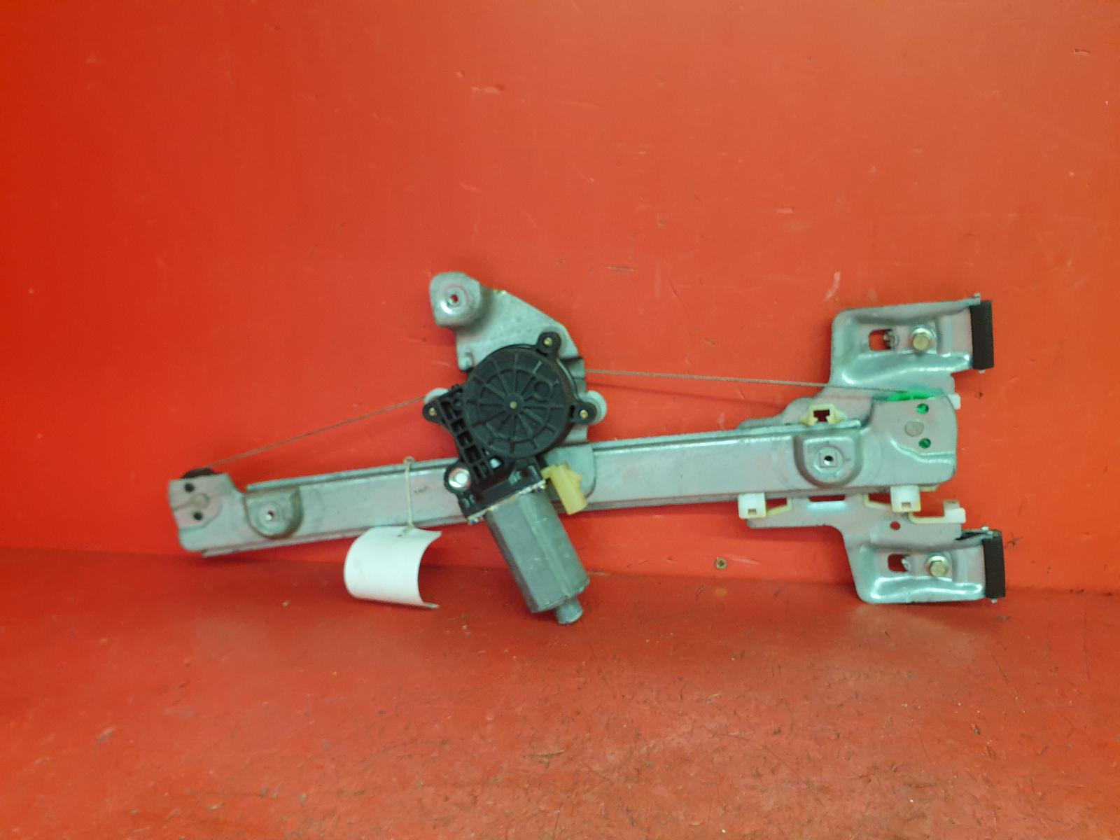 View Auto part RR Window Regulator Chrysler 300c 2006