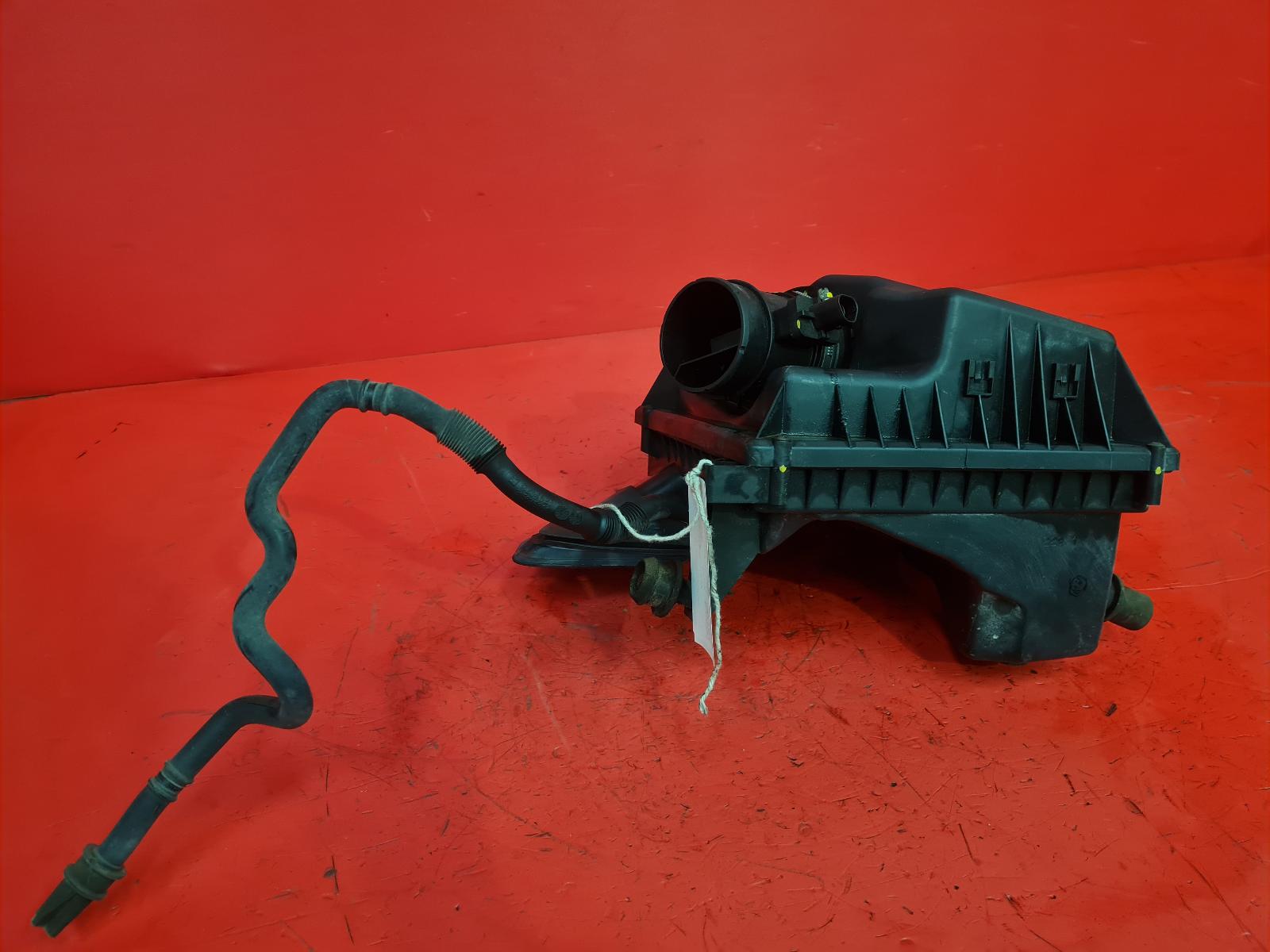 View Auto part Air Cleaner/Box Vauxhall Astra 2011