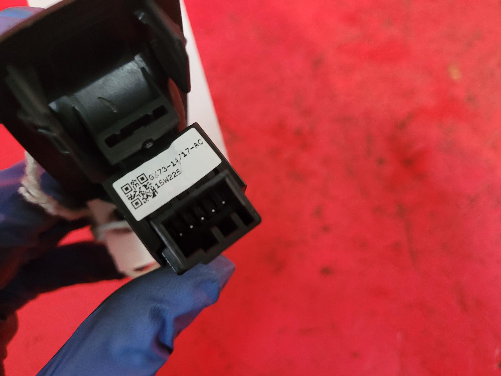 View Auto part Elect. Window Switch Jaguar Xe 2015