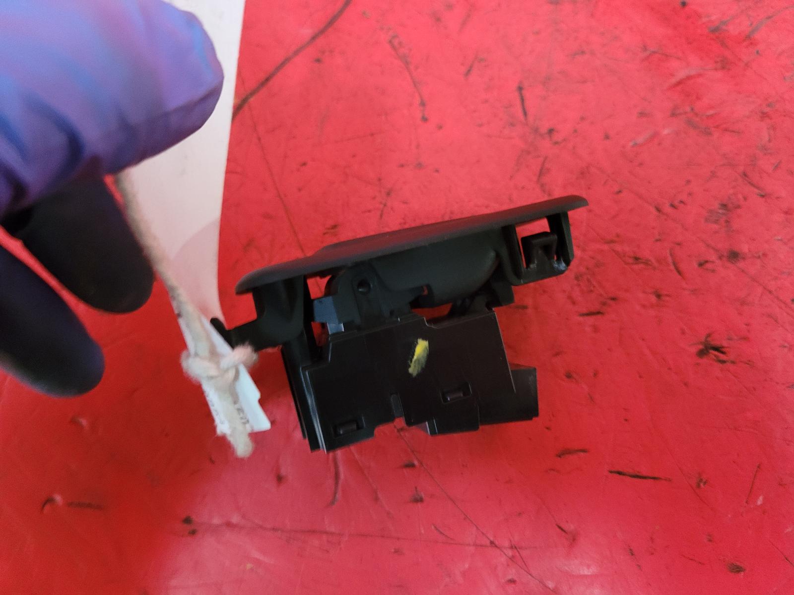 View Auto part Elect. Window Switch Jaguar Xe 2015
