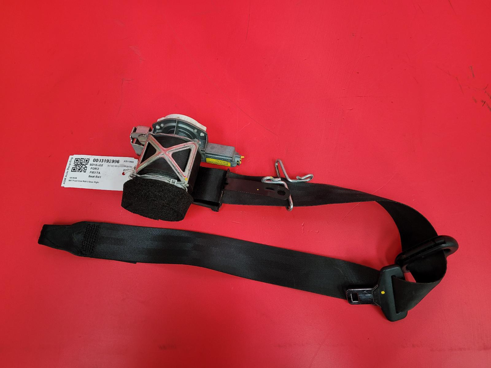 View Auto part Seat Belt Ford Fiesta 2010