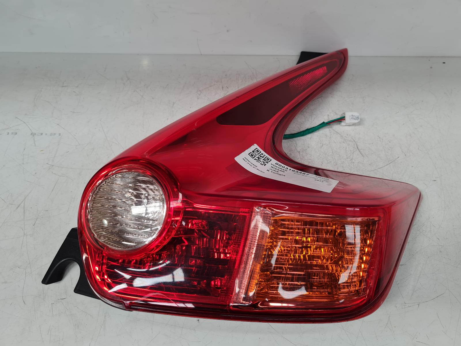 View Auto part R Taillight Nissan Juke 2013
