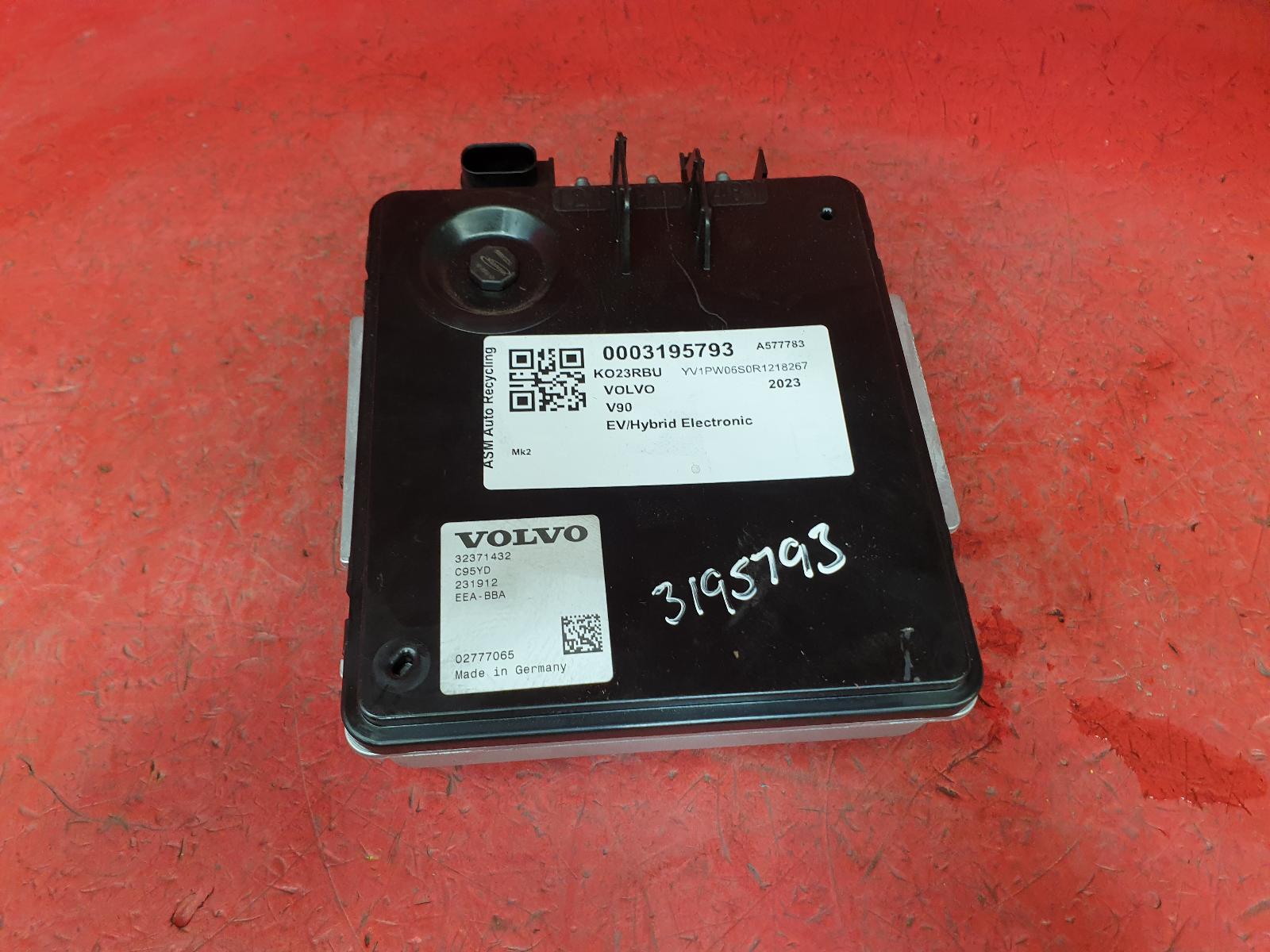 View Auto part EV/Hybrid Electronic Inverter Unit Volvo V90 2023