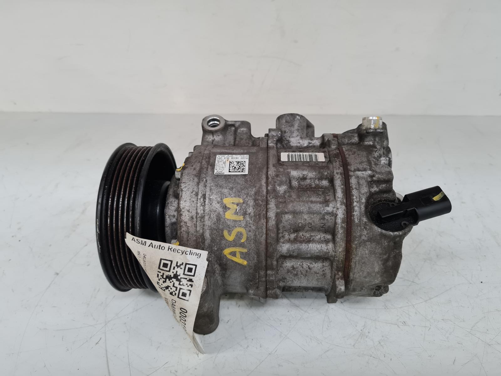 View Auto part Alternator Volkswagen Golf 2020