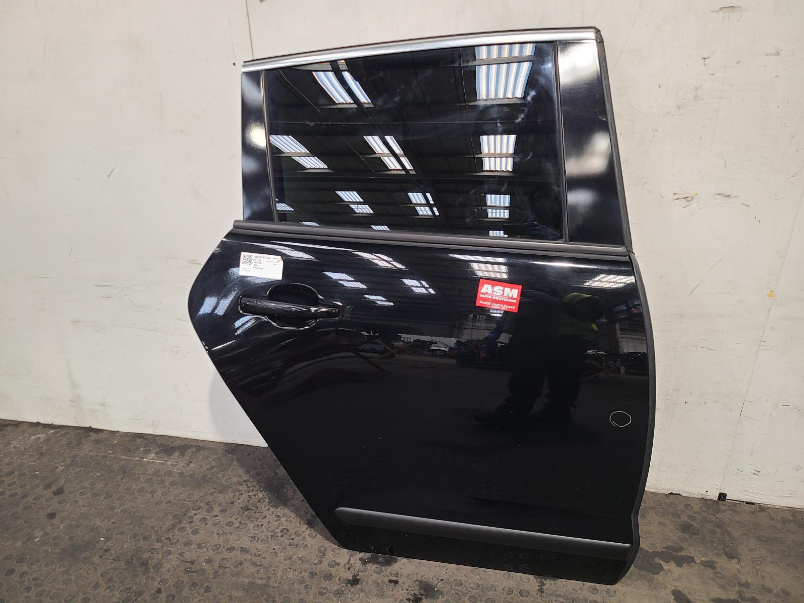 View Auto part R Rear Door Peugeot 3008 2011
