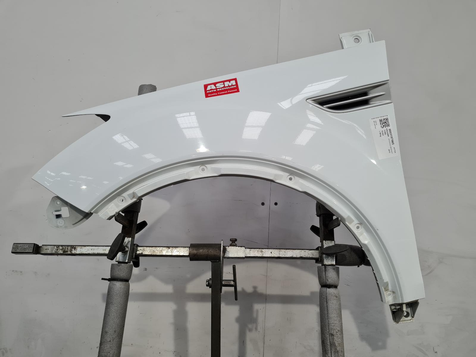 View Auto part L Wing Ford Kuga 2010
