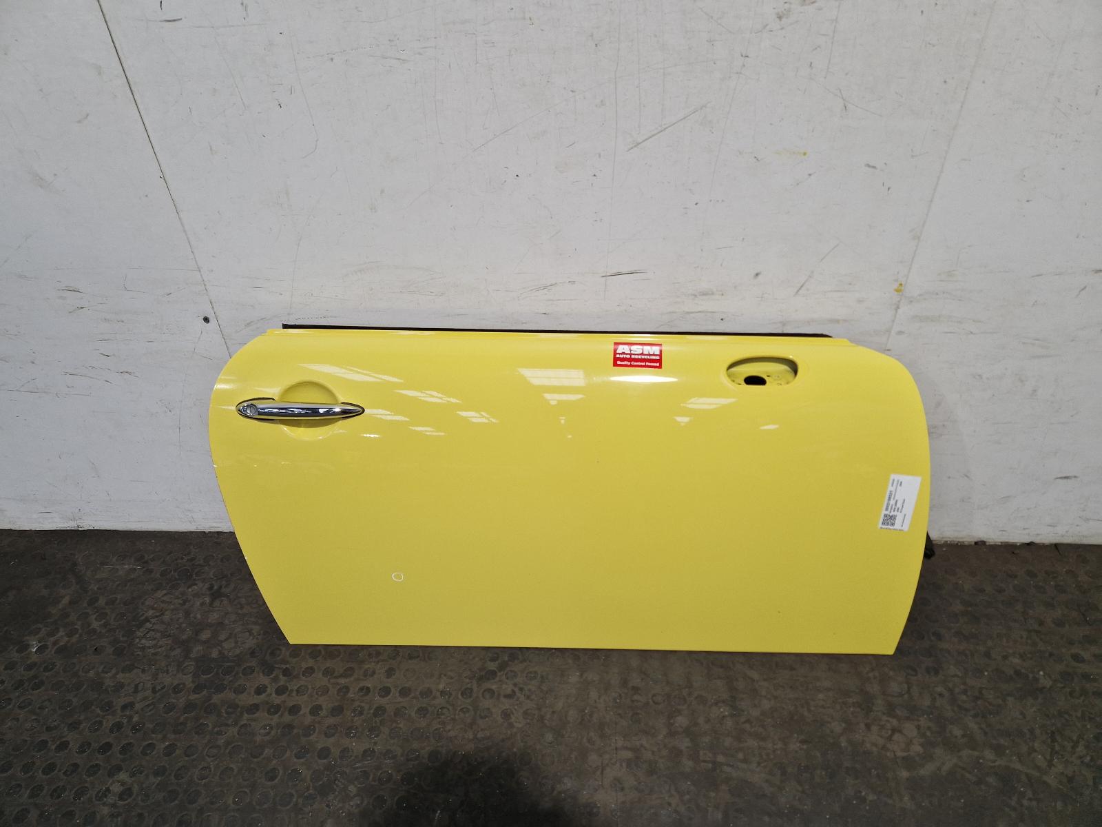 View Auto part R Front Door Mini (bmw) Mini 2004