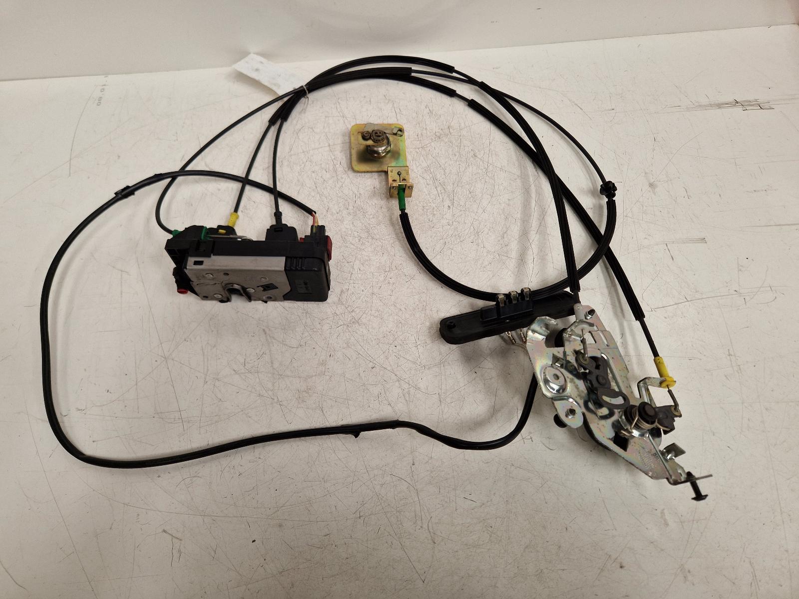 View Auto part Door Lock Assembly Vauxhall Vivaro 2012