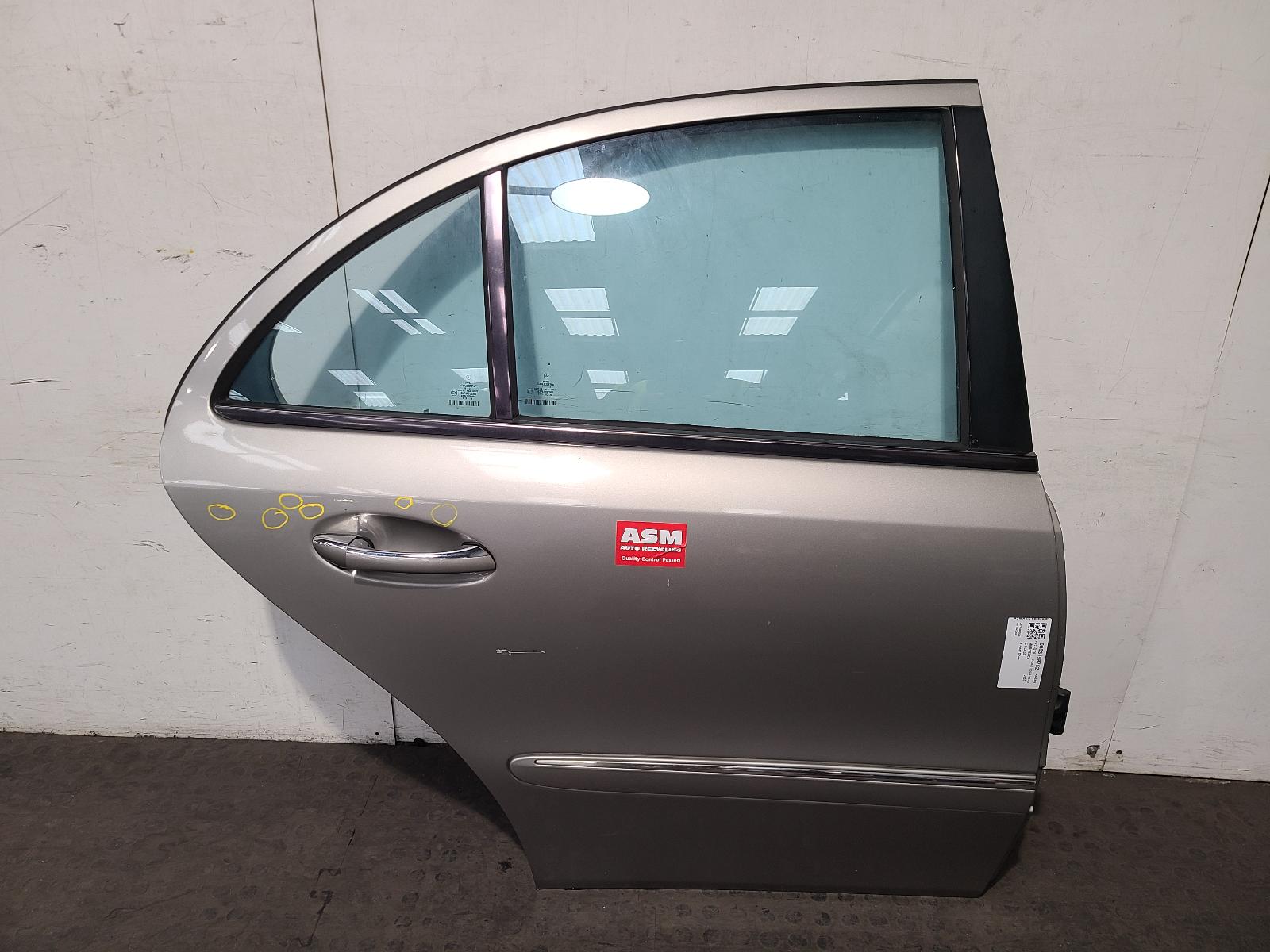 View Auto part R Rear Door Mercedes E Class 2003