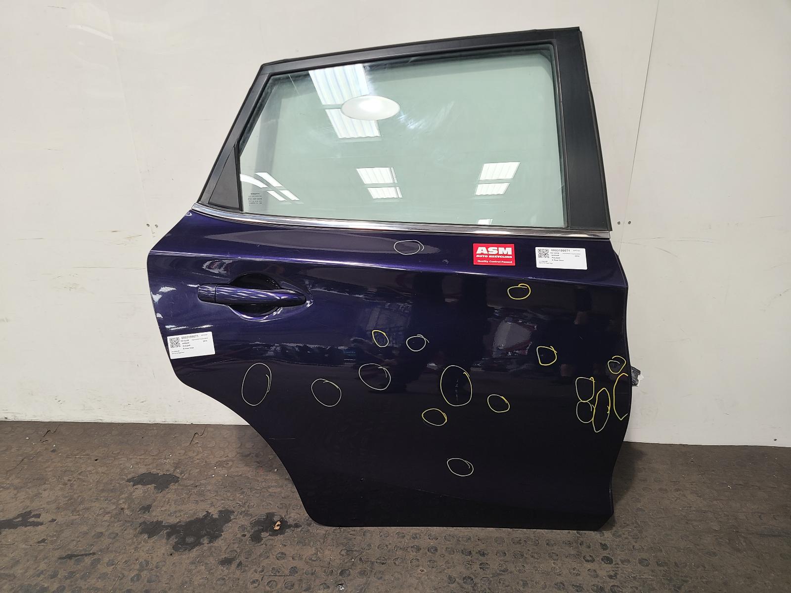View Auto part R Rear Door Nissan Pulsar 2015