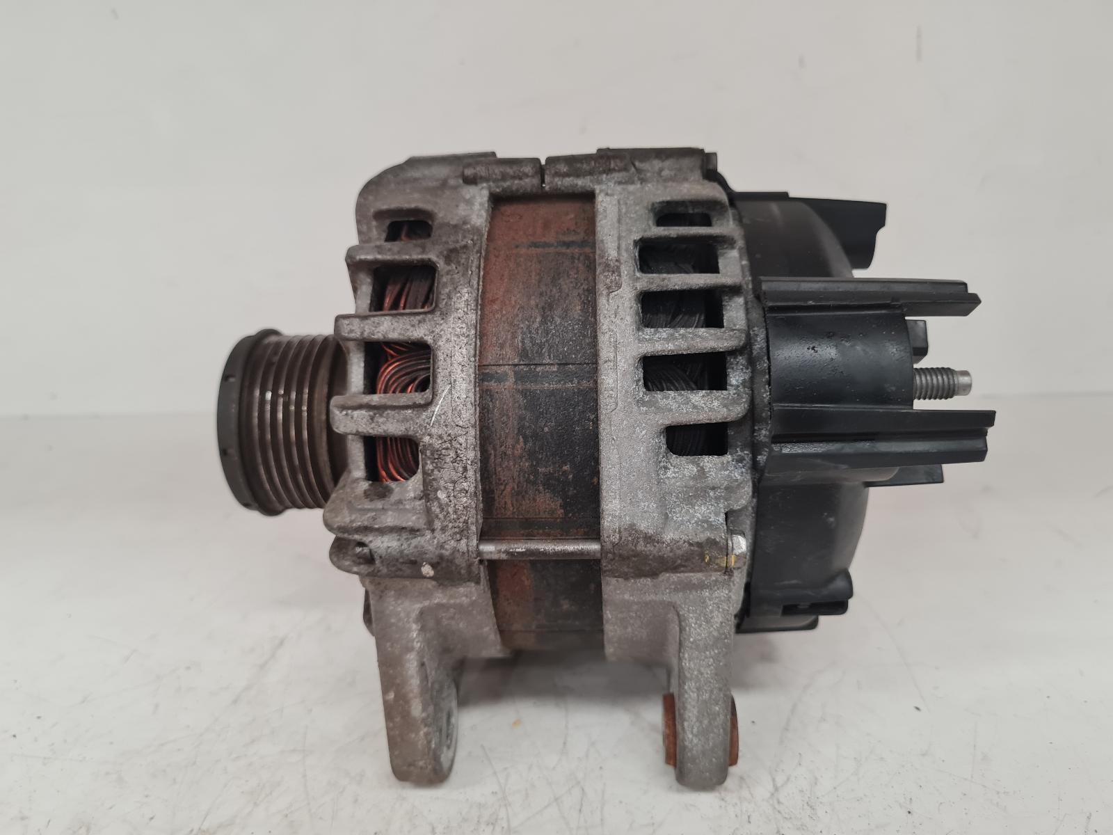 View Auto part Alternator Renault Megane 2020