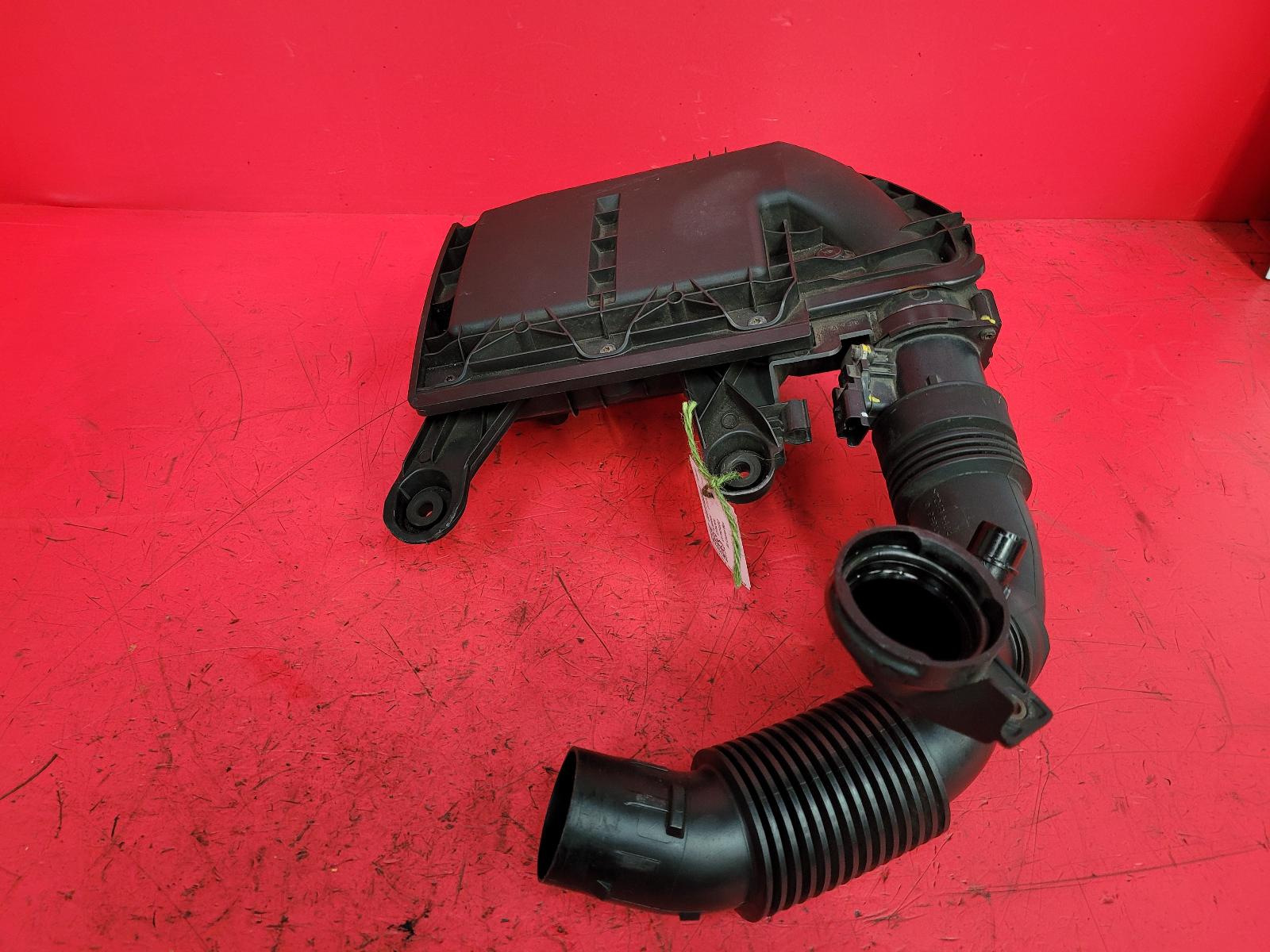 View Auto part Air Cleaner/Box Citroen C4 Picasso 2011
