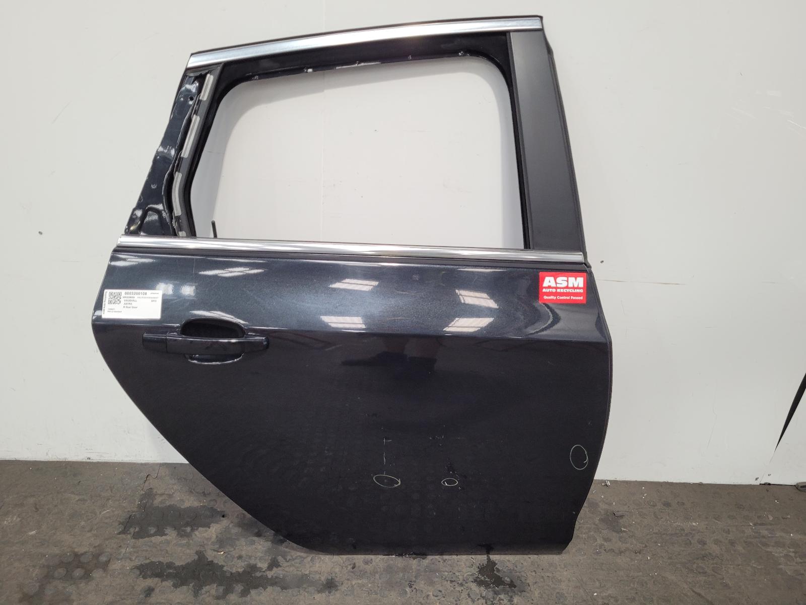 View Auto part R Rear Door Vauxhall Astra 2013