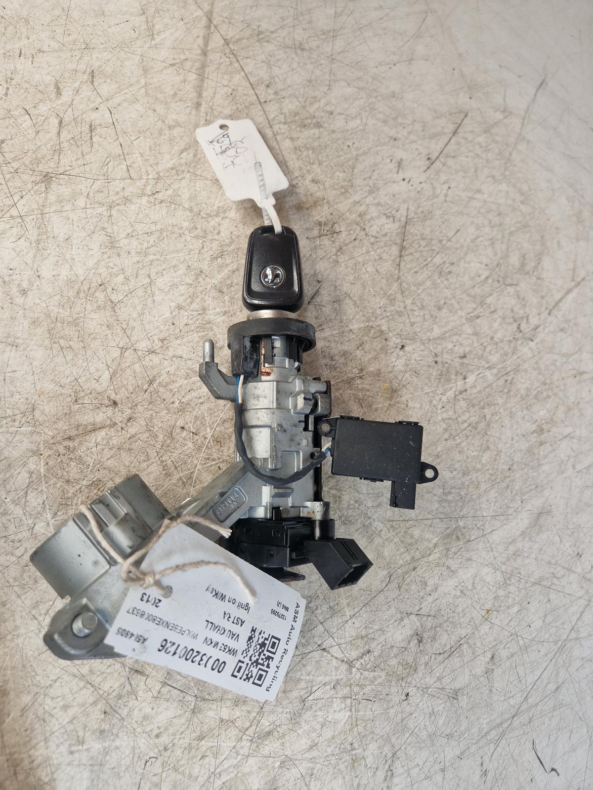 View Auto part Ignition W/Key Vauxhall Astra 2013