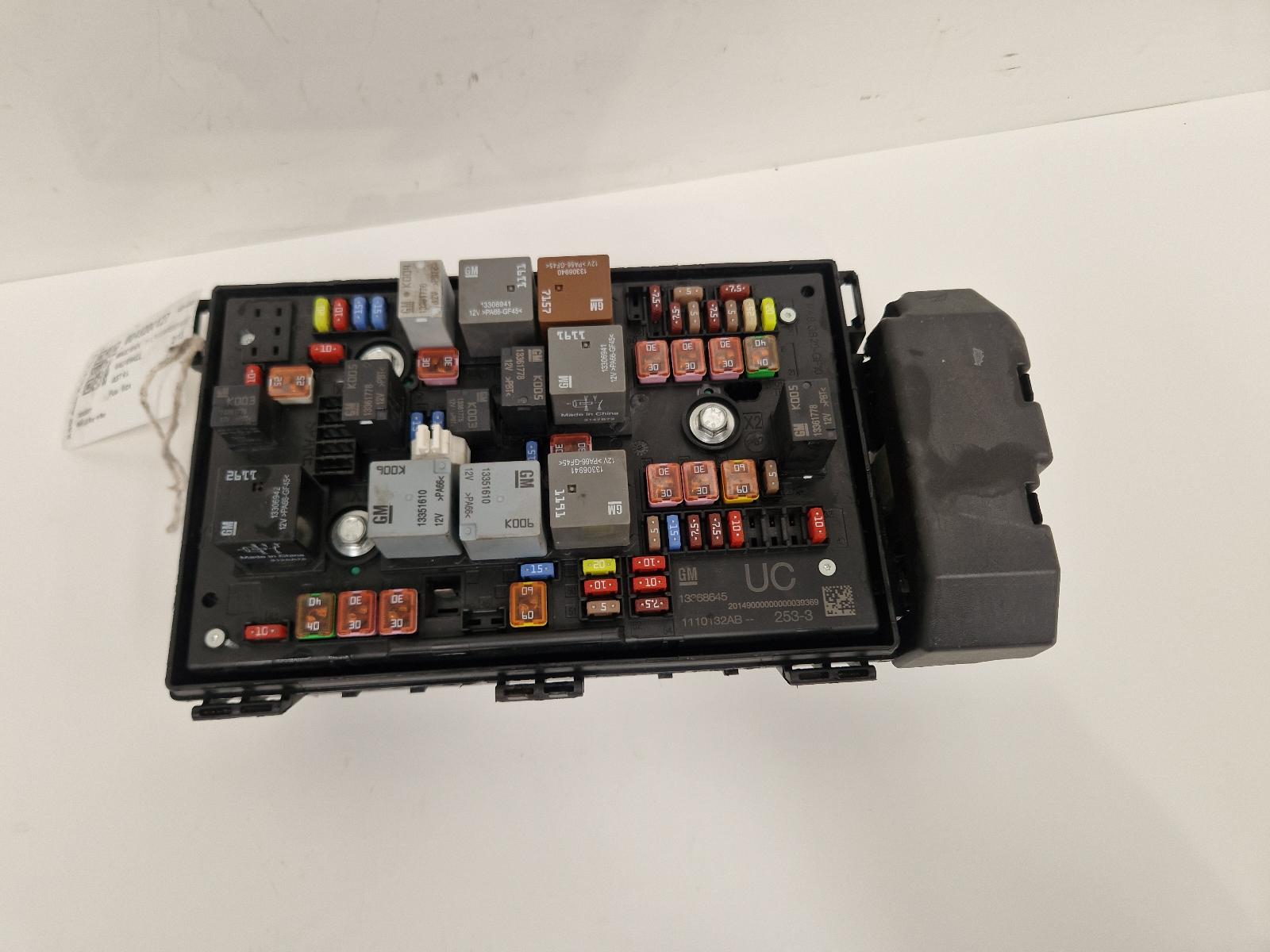 View Auto part Fuse Box Vauxhall Astra 2013