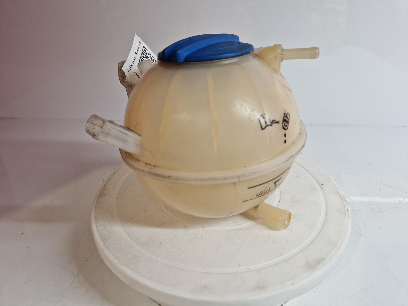 View Auto part Overflow Bottle Volkswagen Golf 2006