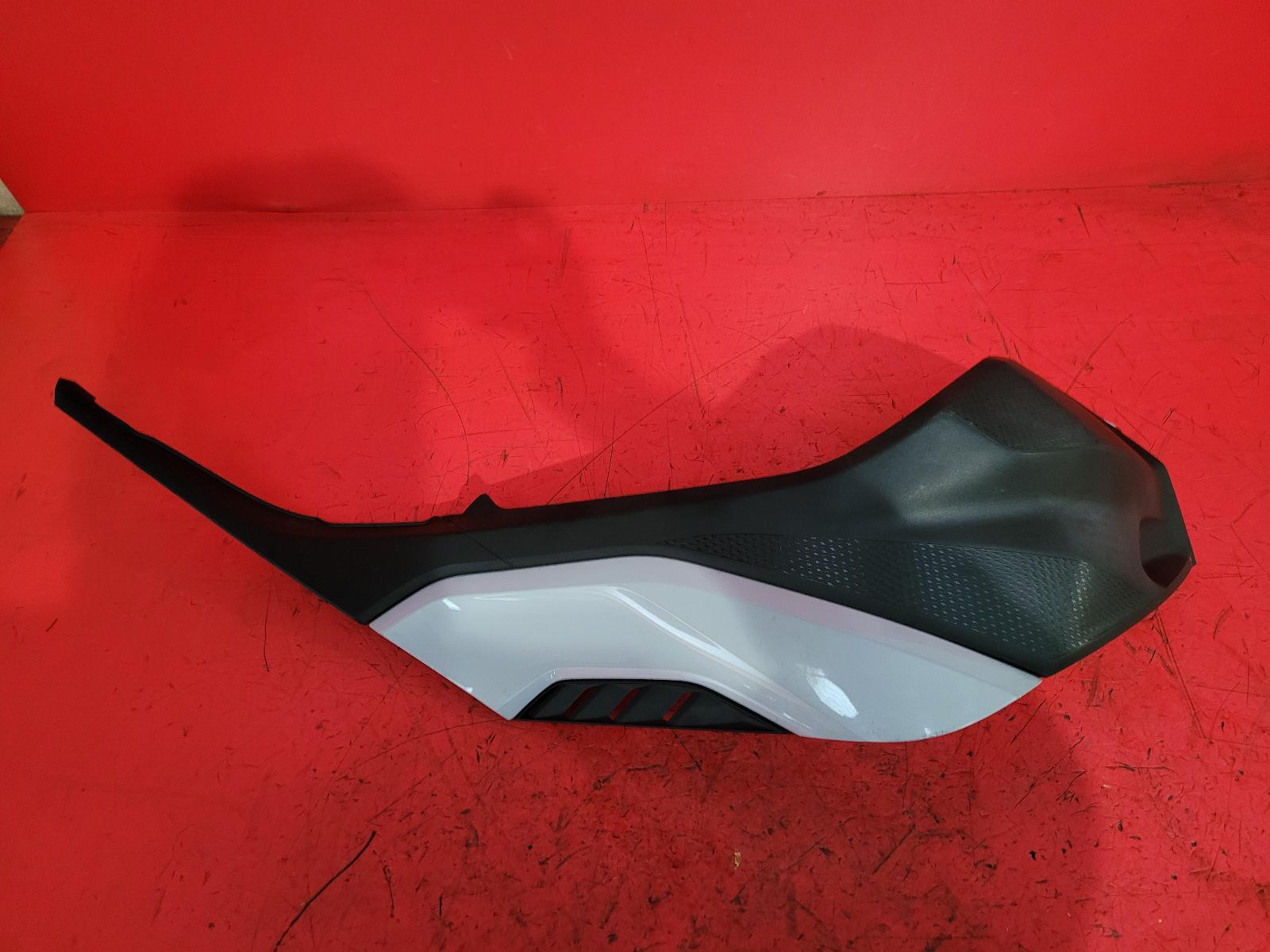 View Auto part Tank Trim Bmw S1000r 2022