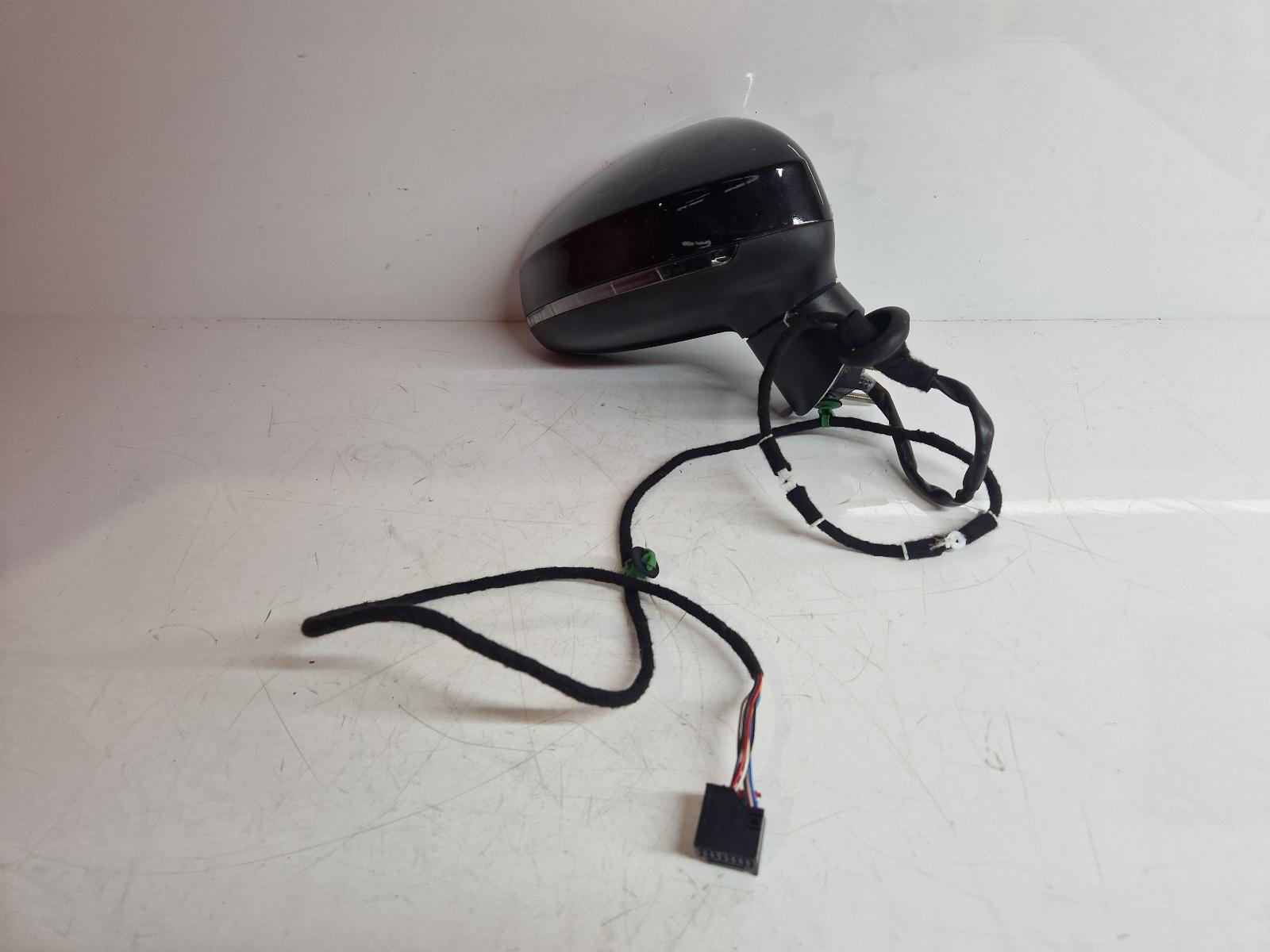 View Auto part R Door Mirror Audi A1 2015