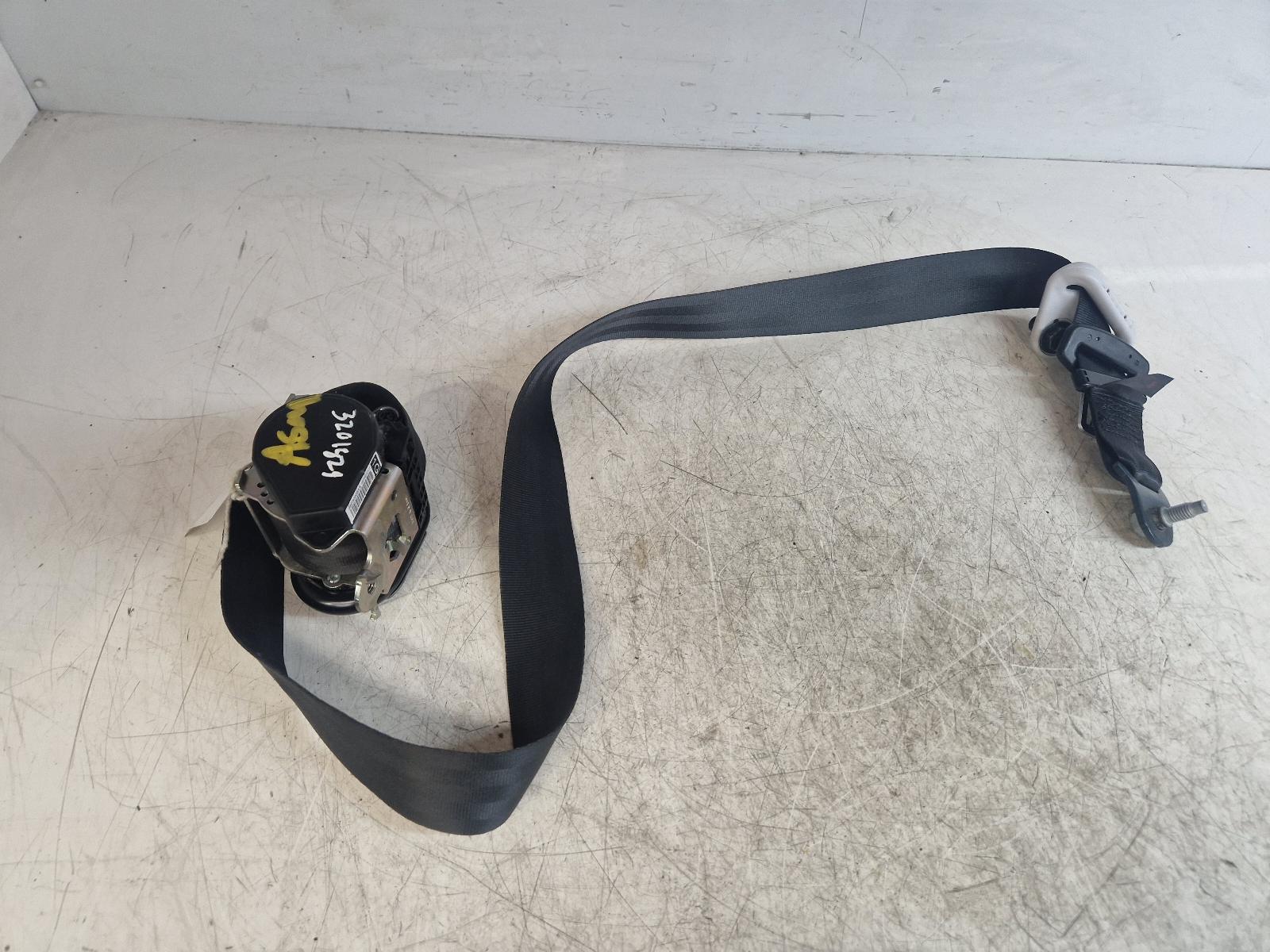 View Auto part Seat Belt Peugeot 208 2012