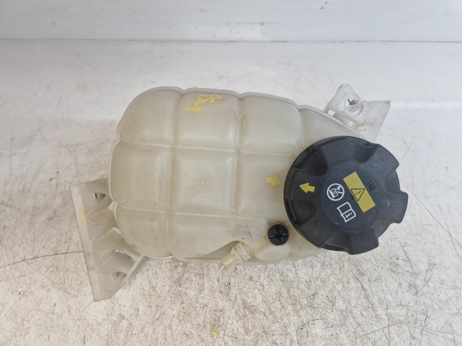 View Auto part Overflow Bottle Bmw 4 Series Gran Coupe 2015