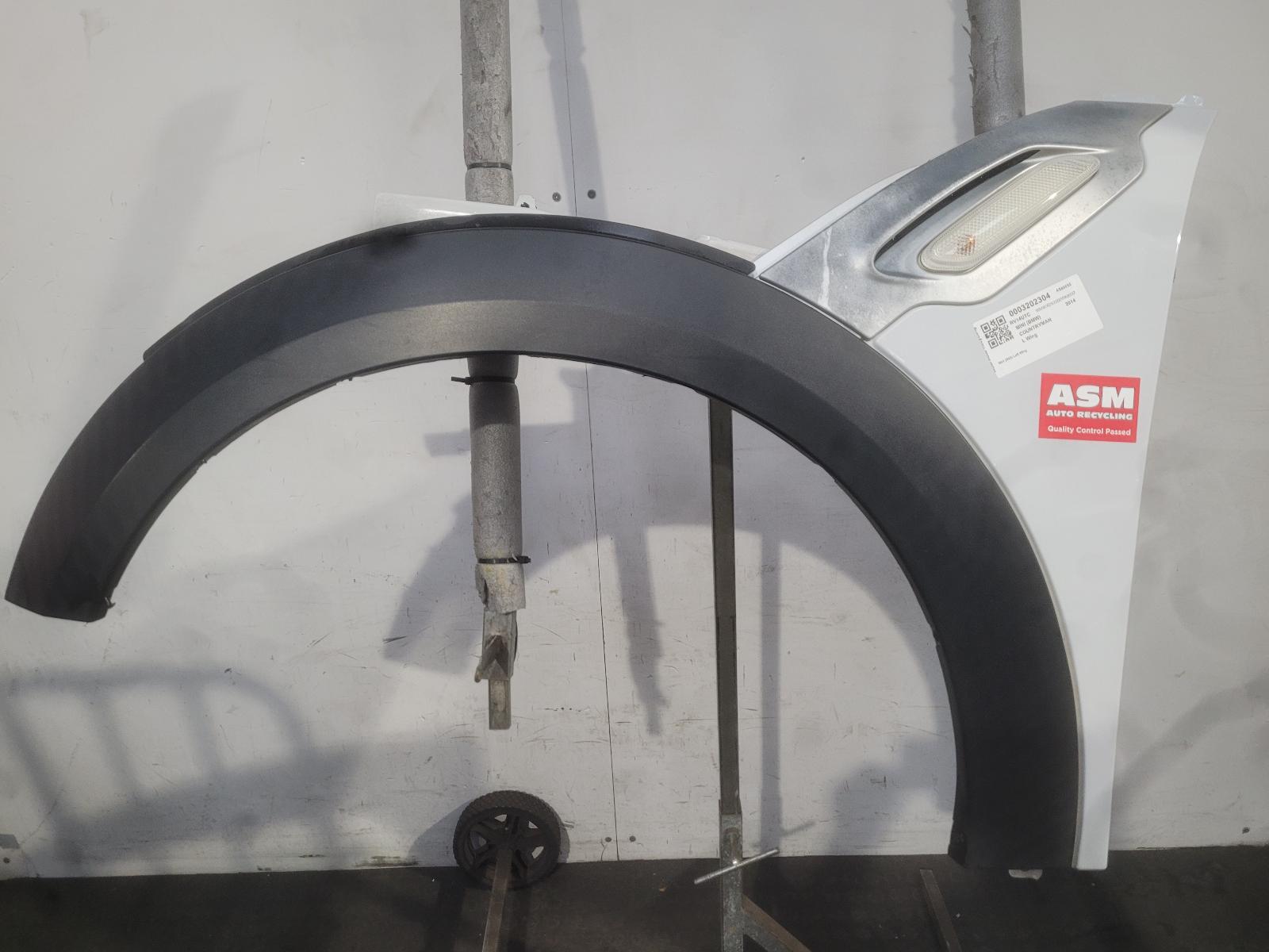 View Auto part L Wing Mini (bmw) Countryman 2014