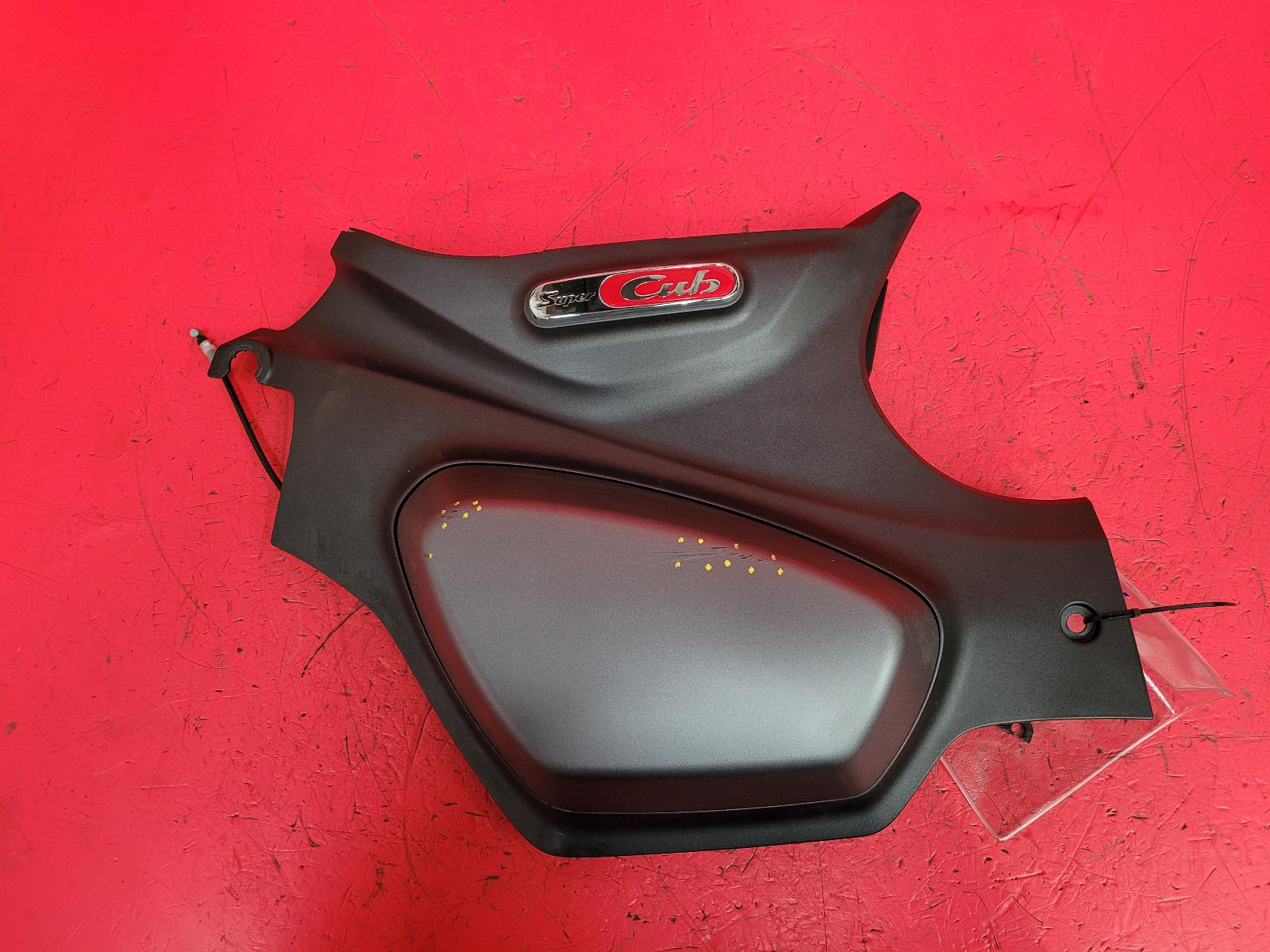 View Auto part Side Panel Right Honda Super Cub C 125 2022
