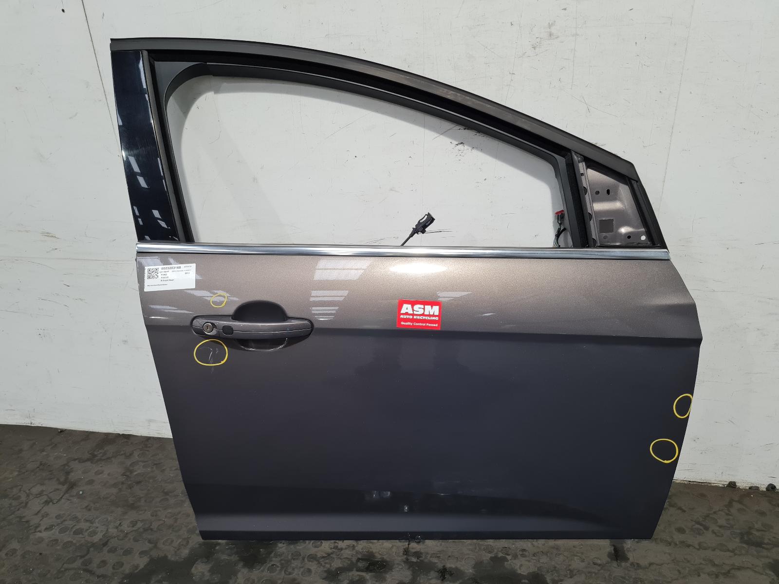 View Auto part R Front Door Ford Focus 2013