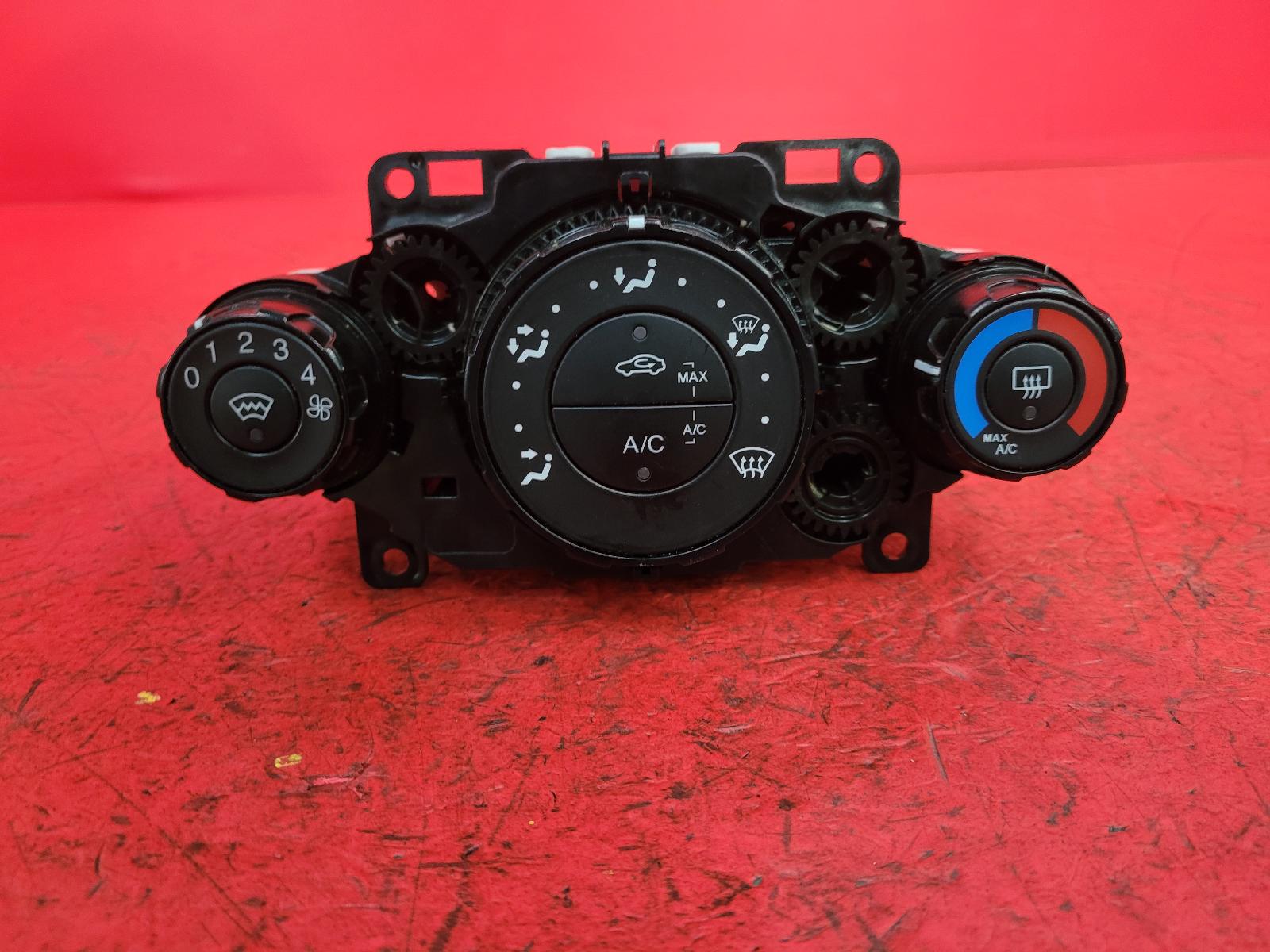 View Auto part Heater/AC Controller Ford Fiesta 2011