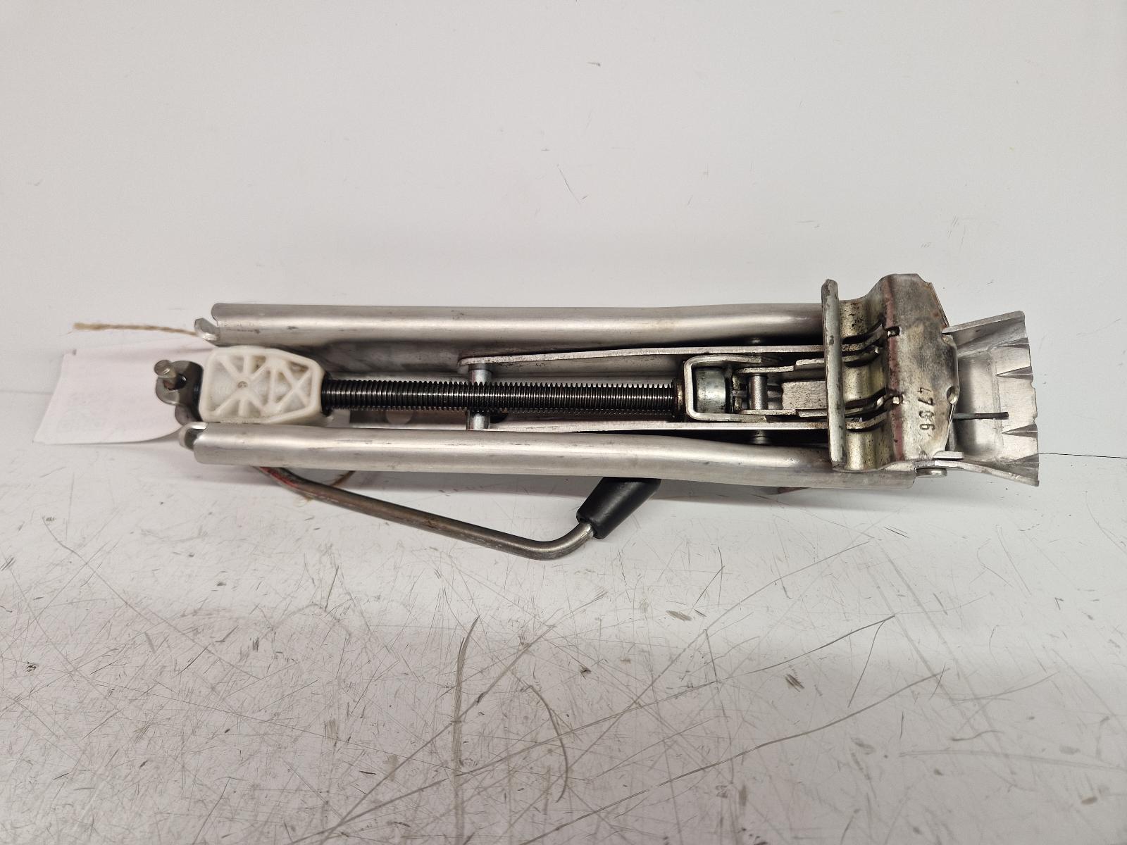 View Auto part Jack Volkswagen Polo 2007