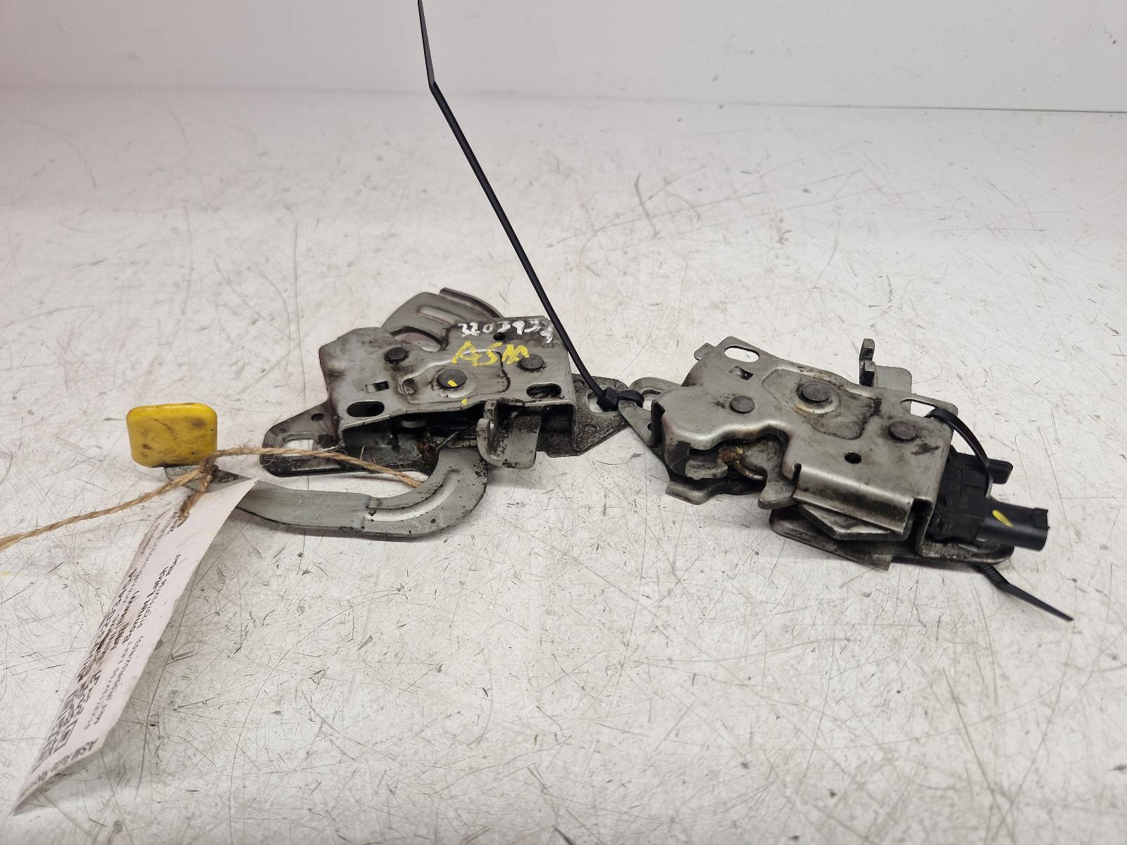 View Auto part Bonnet Latch Mini (bmw) Mini 2004