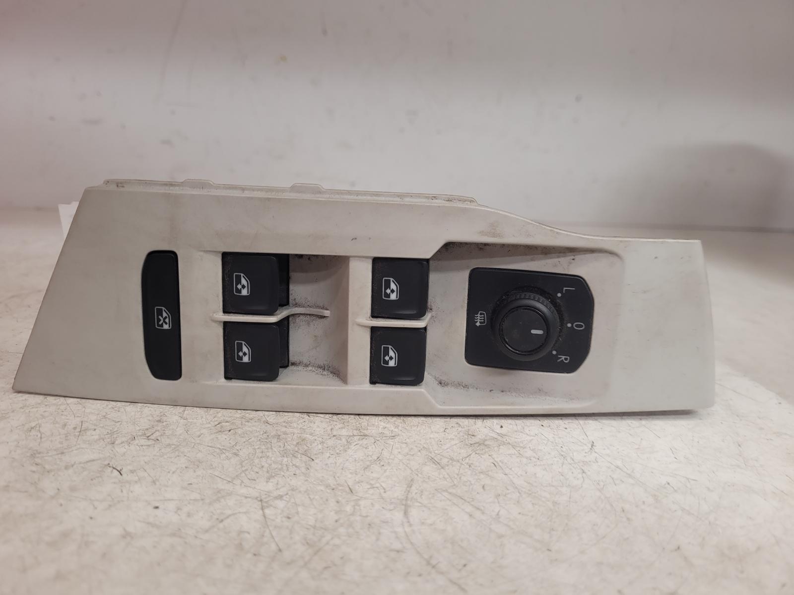 View Auto part Elect. Window Switch Volkswagen Polo 2020