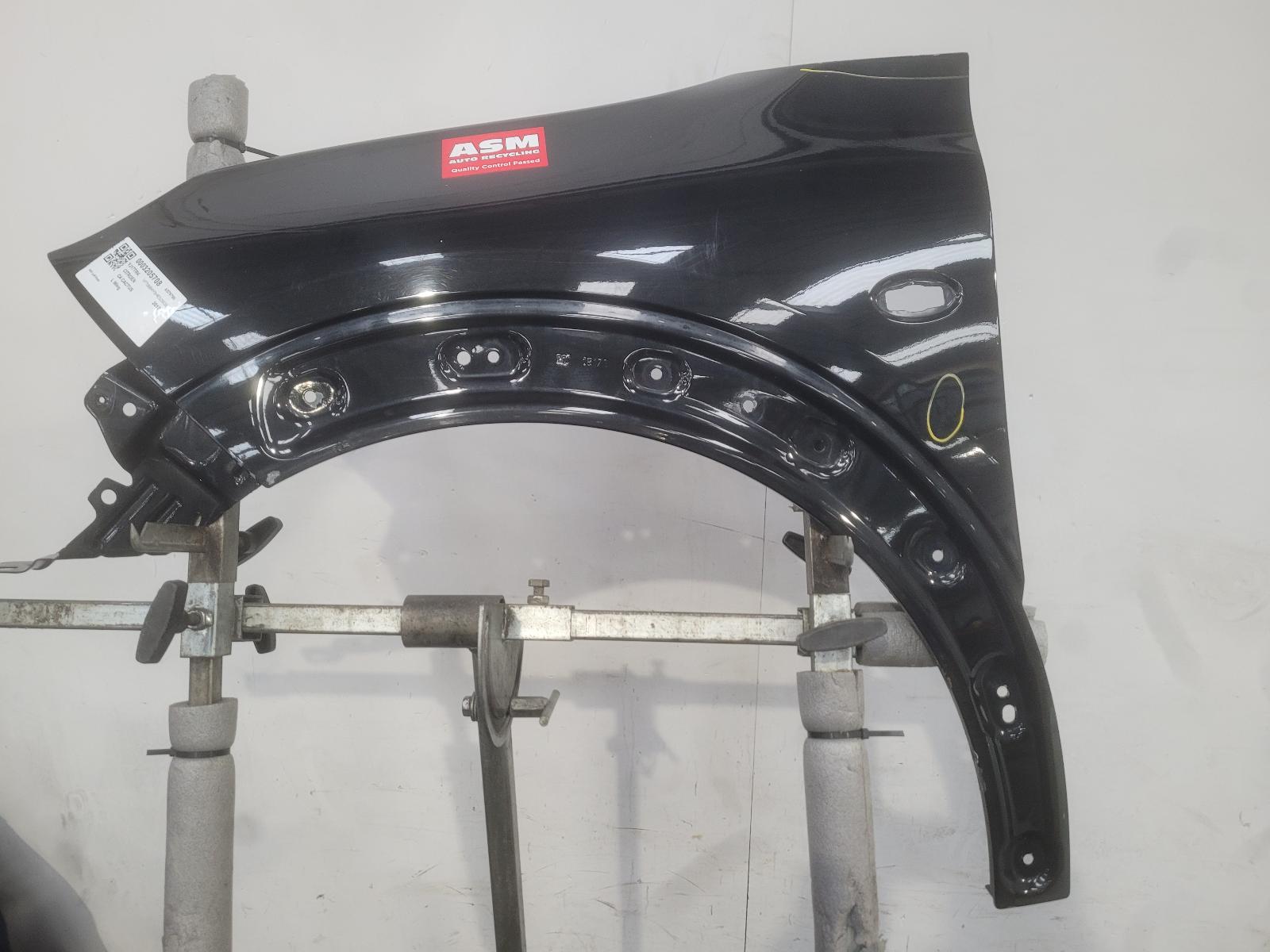 View Auto part L Wing Citroen C4 Cactus 2017