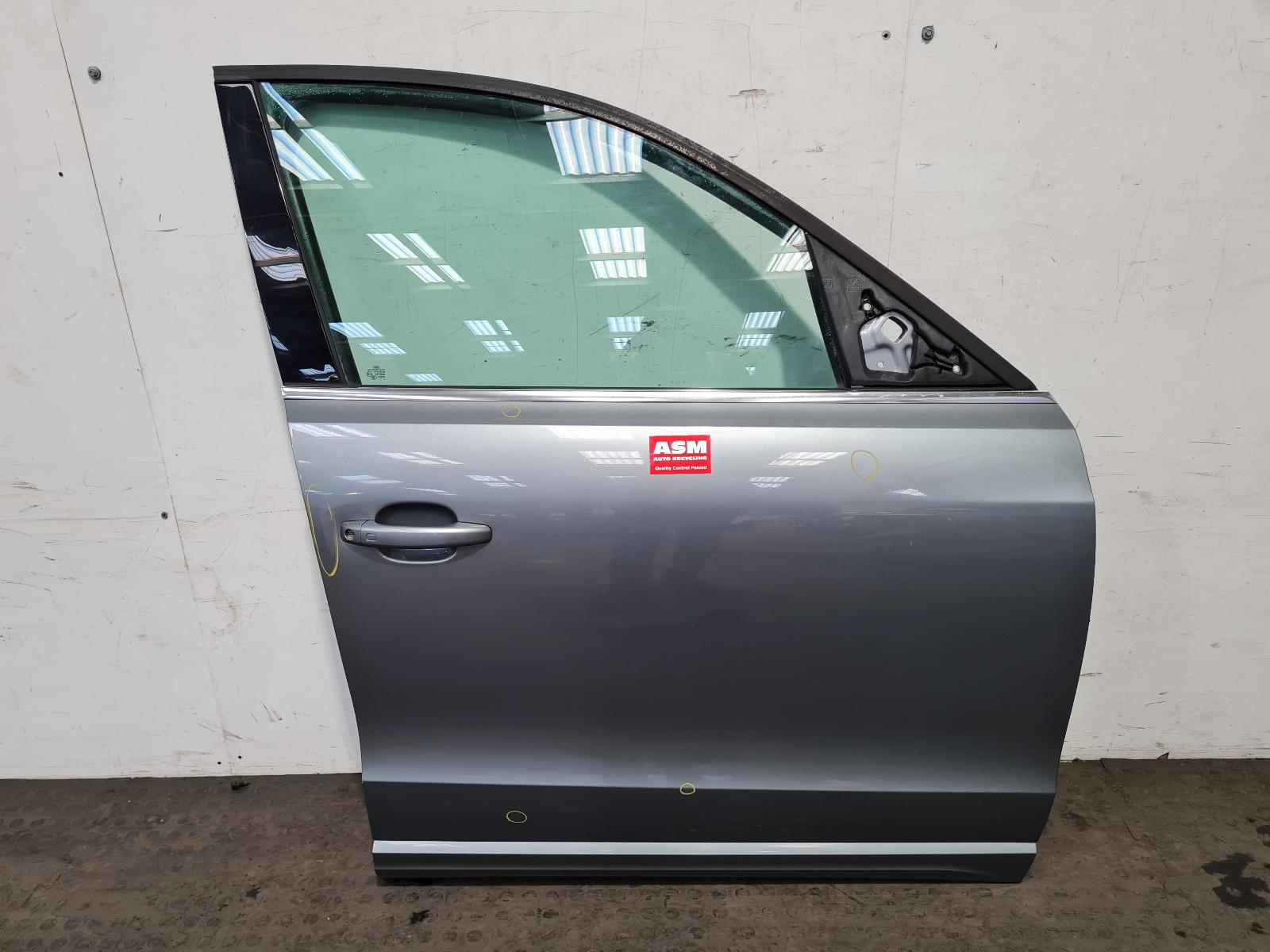 View Auto part R Front Door Audi Q5 2009