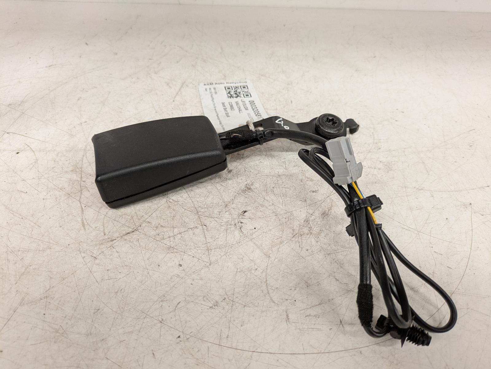View Auto part Seat Belt Vauxhall Combo 2013