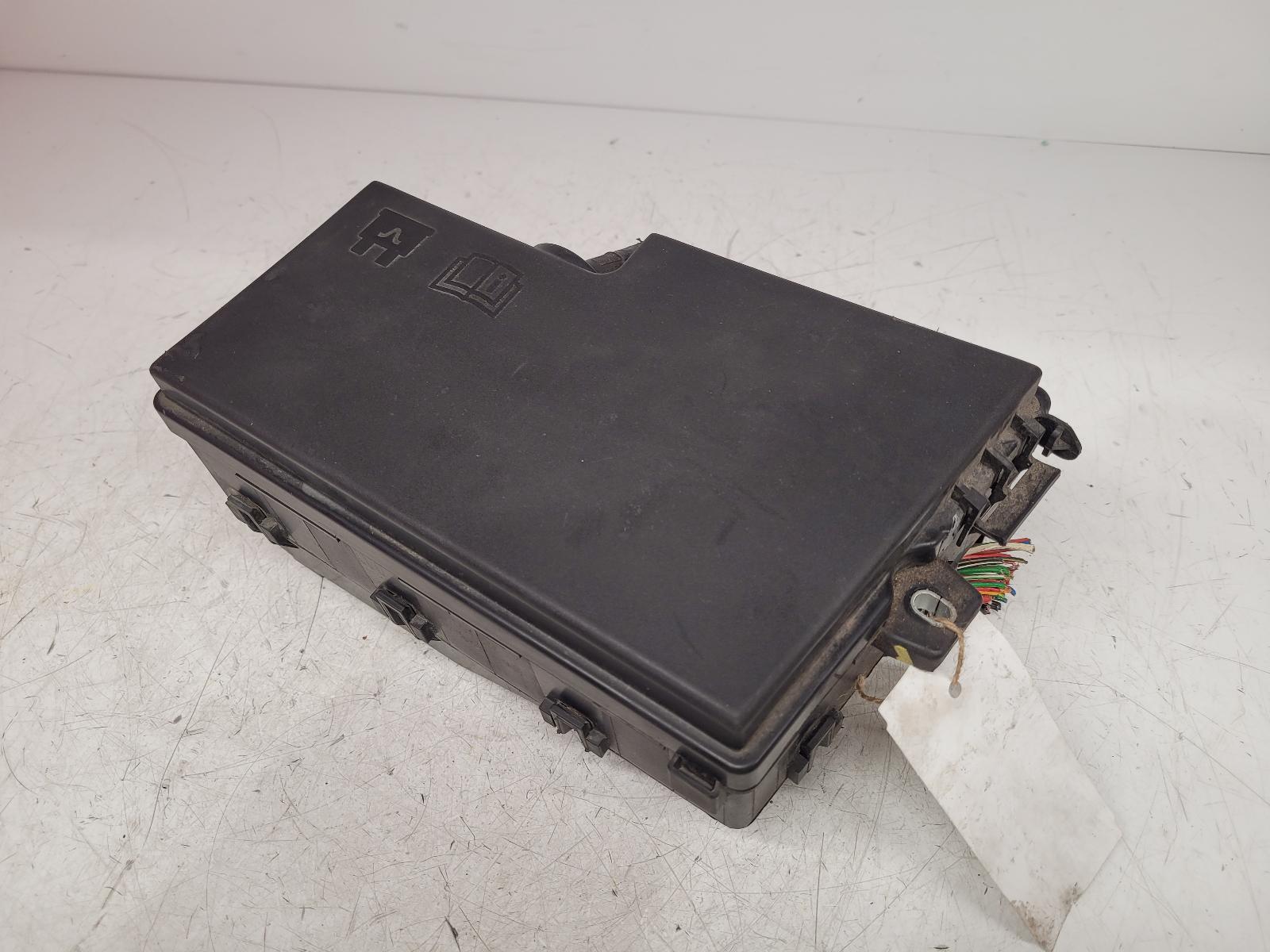 View Auto part Fuse Box Volvo V50 2010