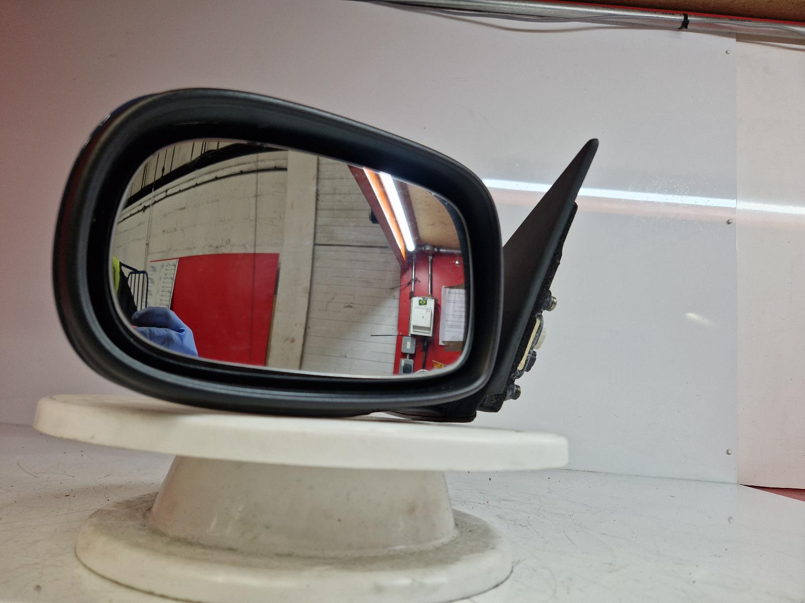 View Auto part L Door Mirror Saab 93 2006