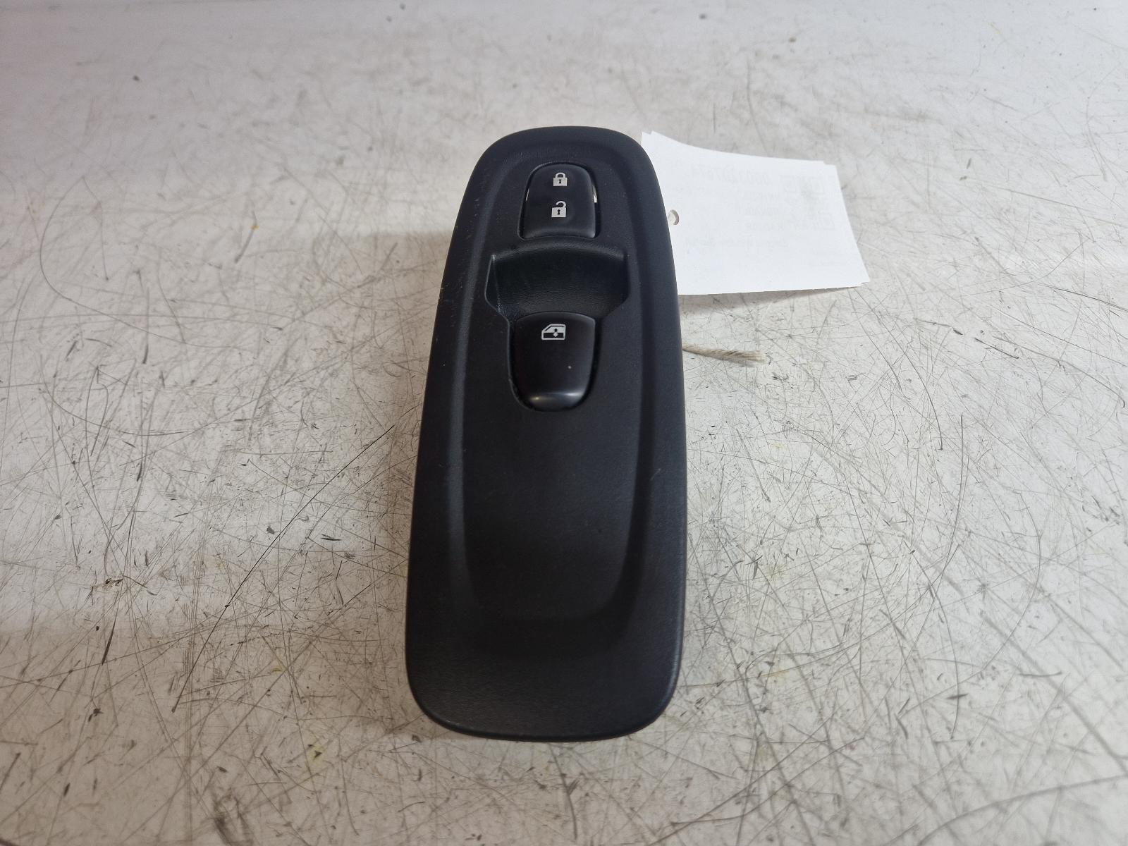 View Auto part Elect. Window Switch Renault Kadjar 2017