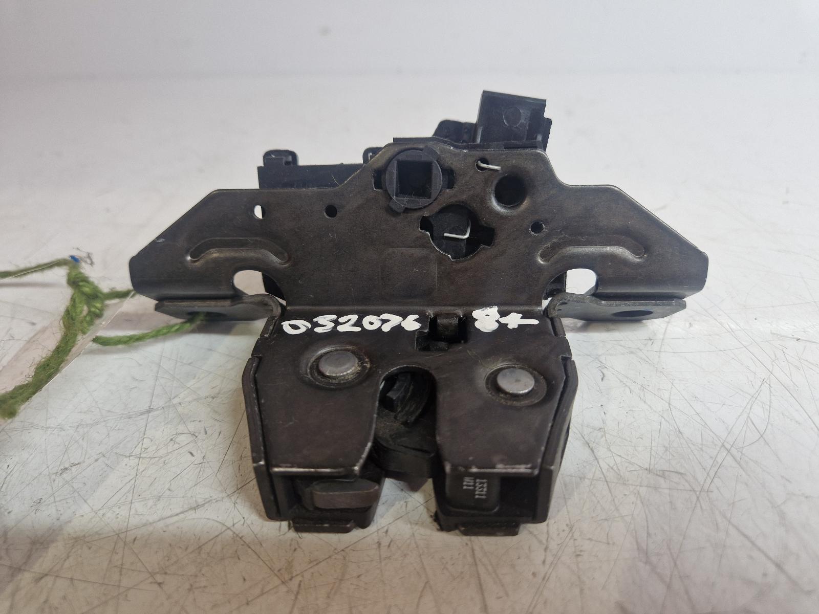 View Auto part Bootlid/Tailgate Lock Vauxhall Zafira 2013