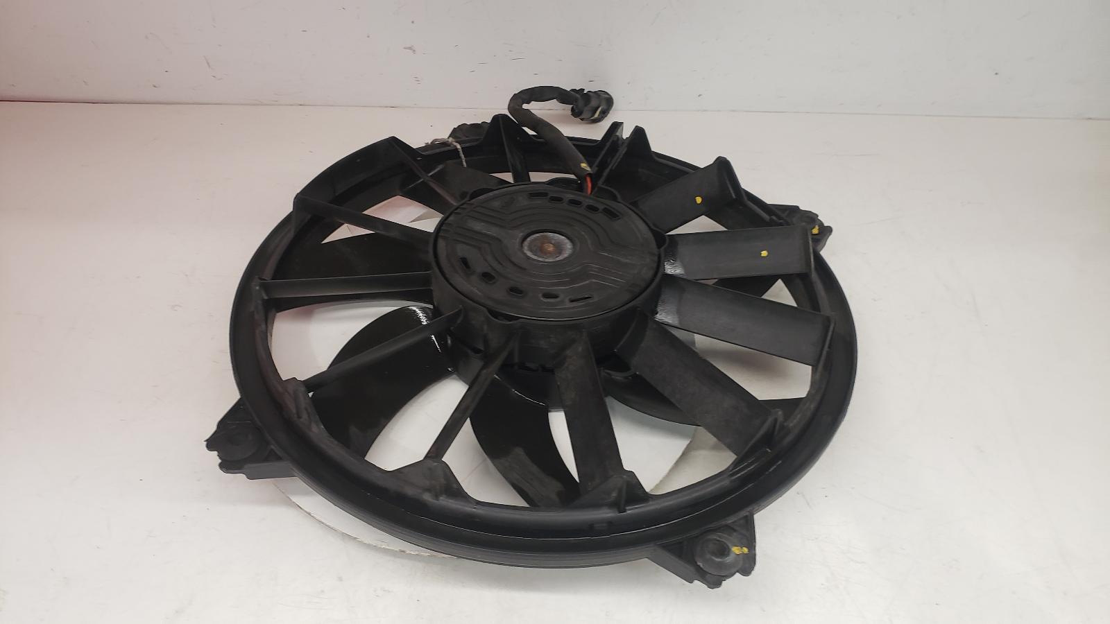 View Auto part Engine Cooling Motor Citroen C4 Picasso 2010