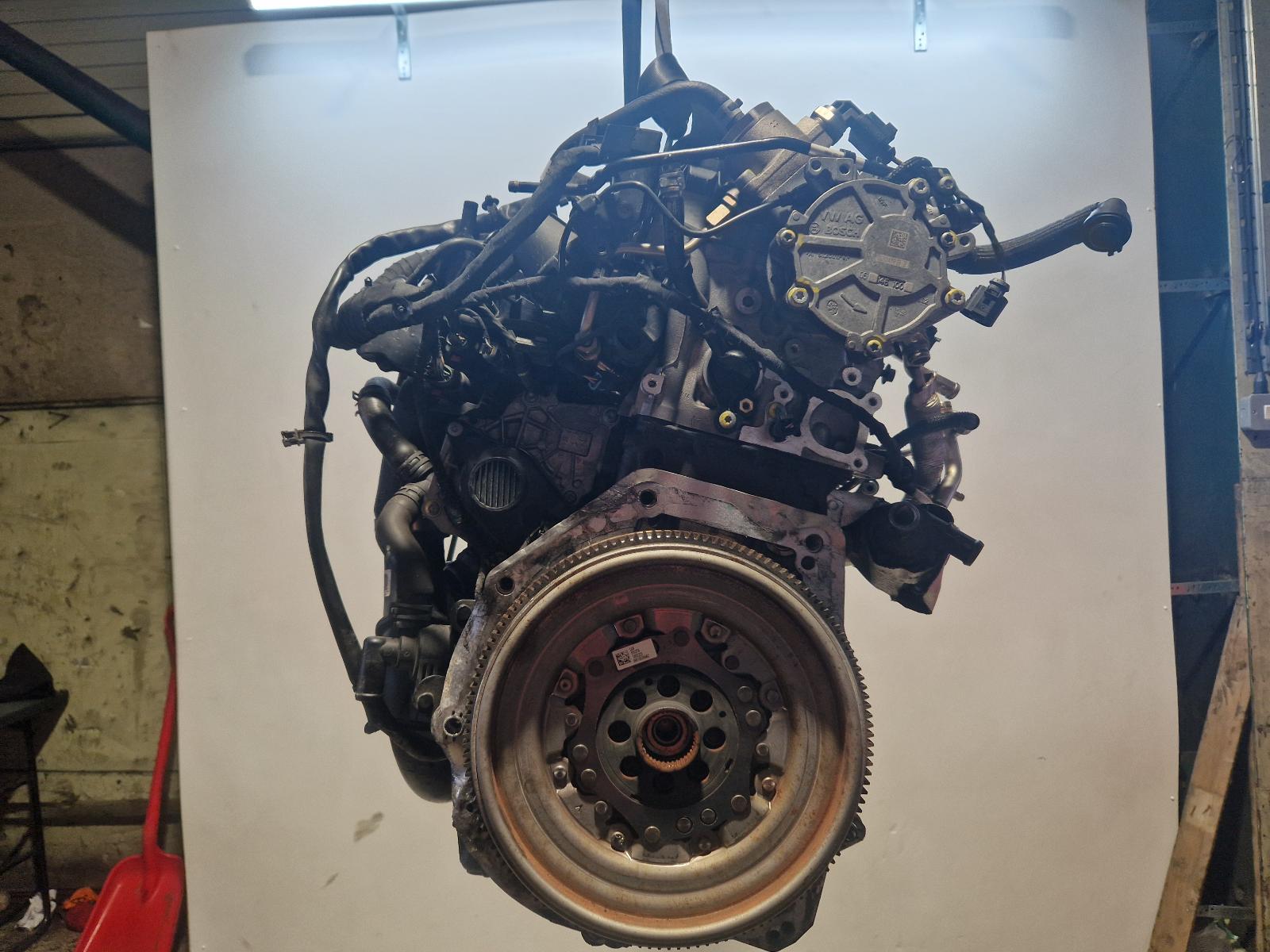View Auto part Engine Volkswagen Golf 2019