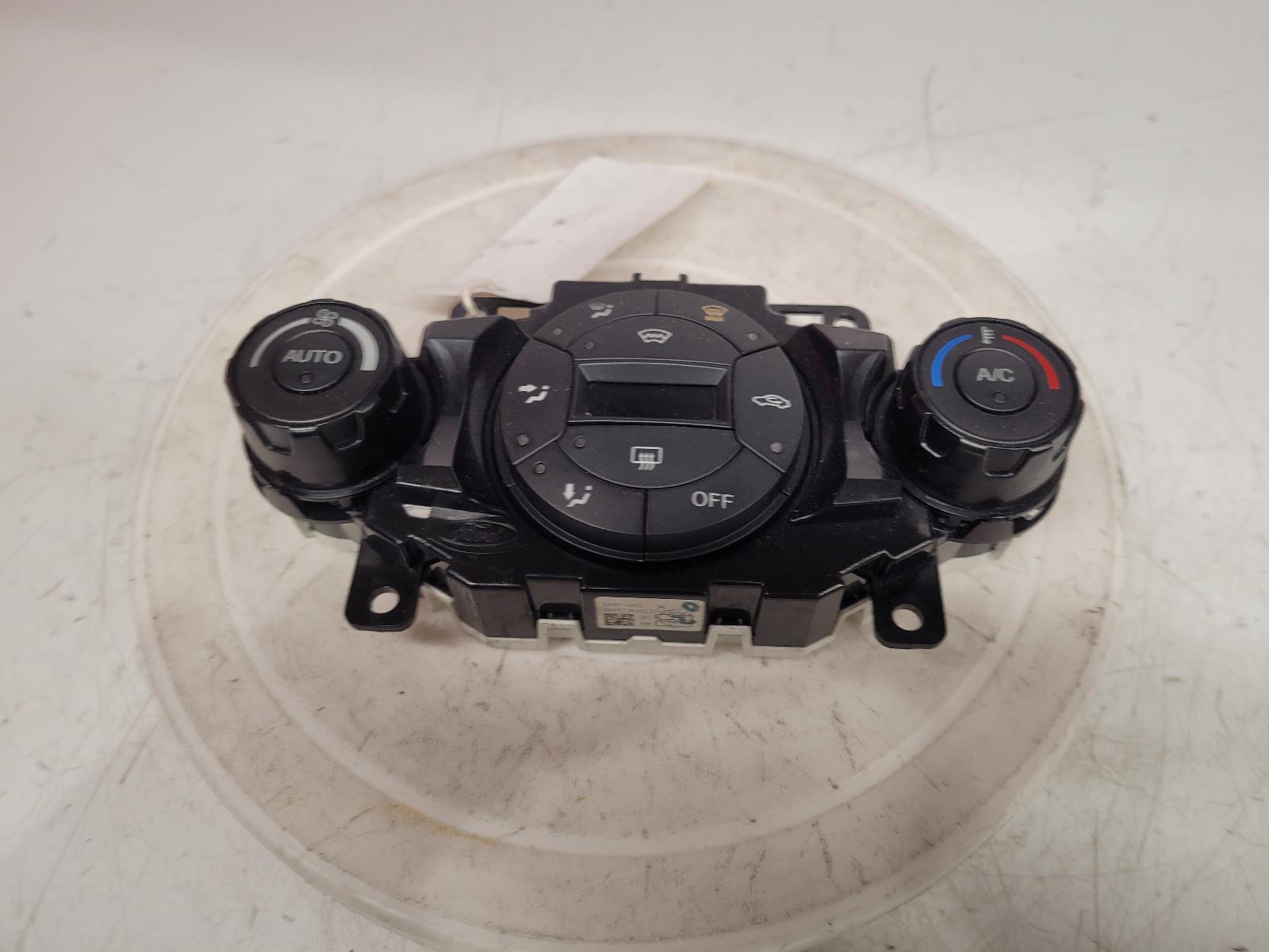View Auto part Heater/AC Controller Ford Fiesta 2013