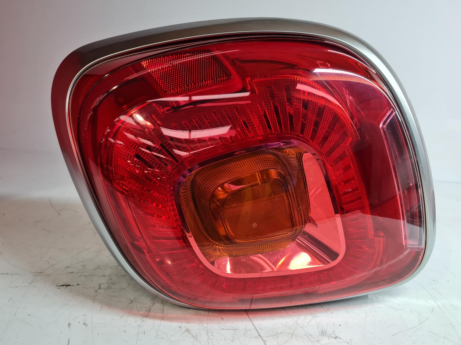 View Auto part R Taillight Fiat 500x 2017